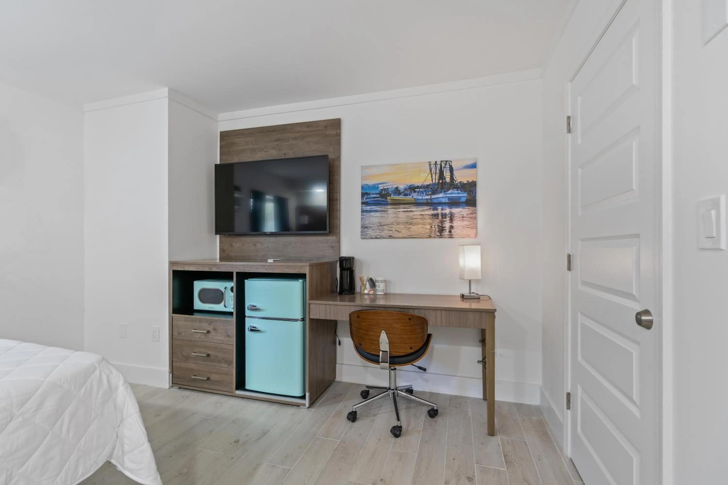 Bedroom, Bed in Fin's Inn