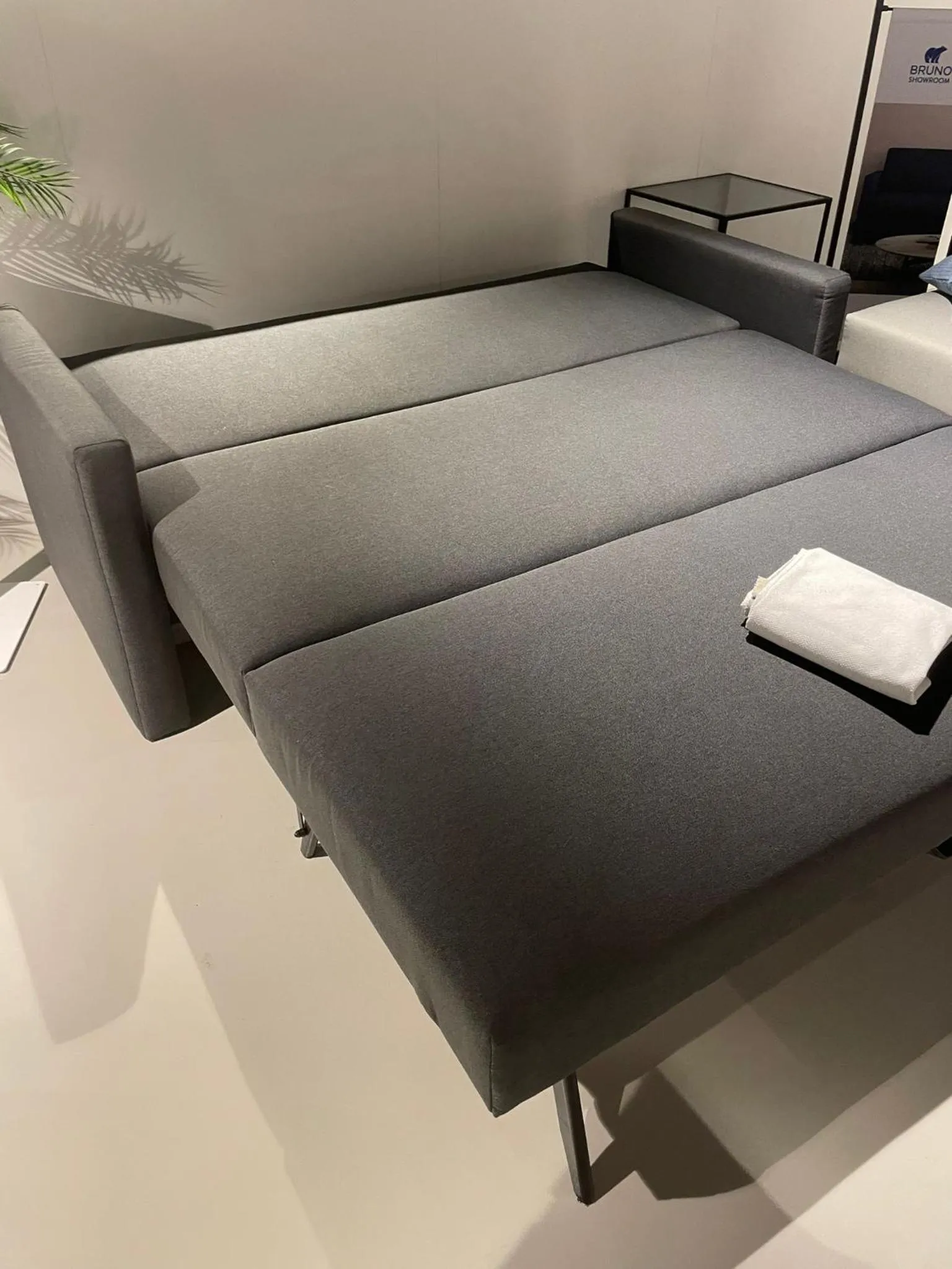 Bed in Boutique Hotel Hans - Amsterdam Schiphol Airport