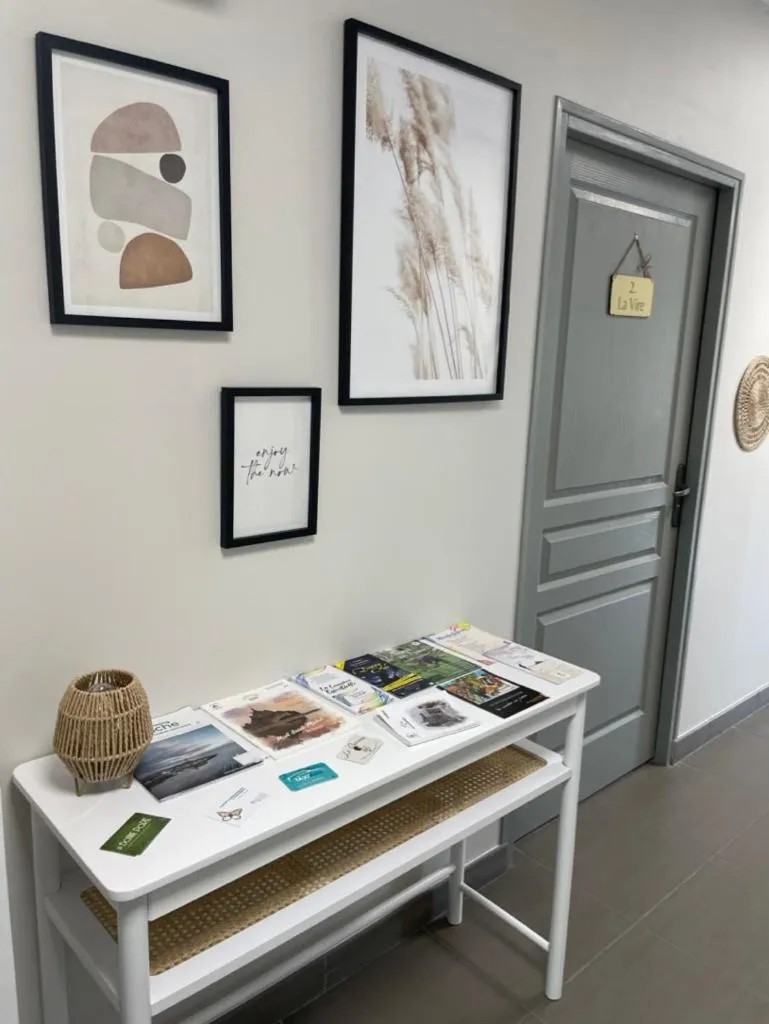 Lobby or reception in Ducey Appart'Hôtel - Les Rivières