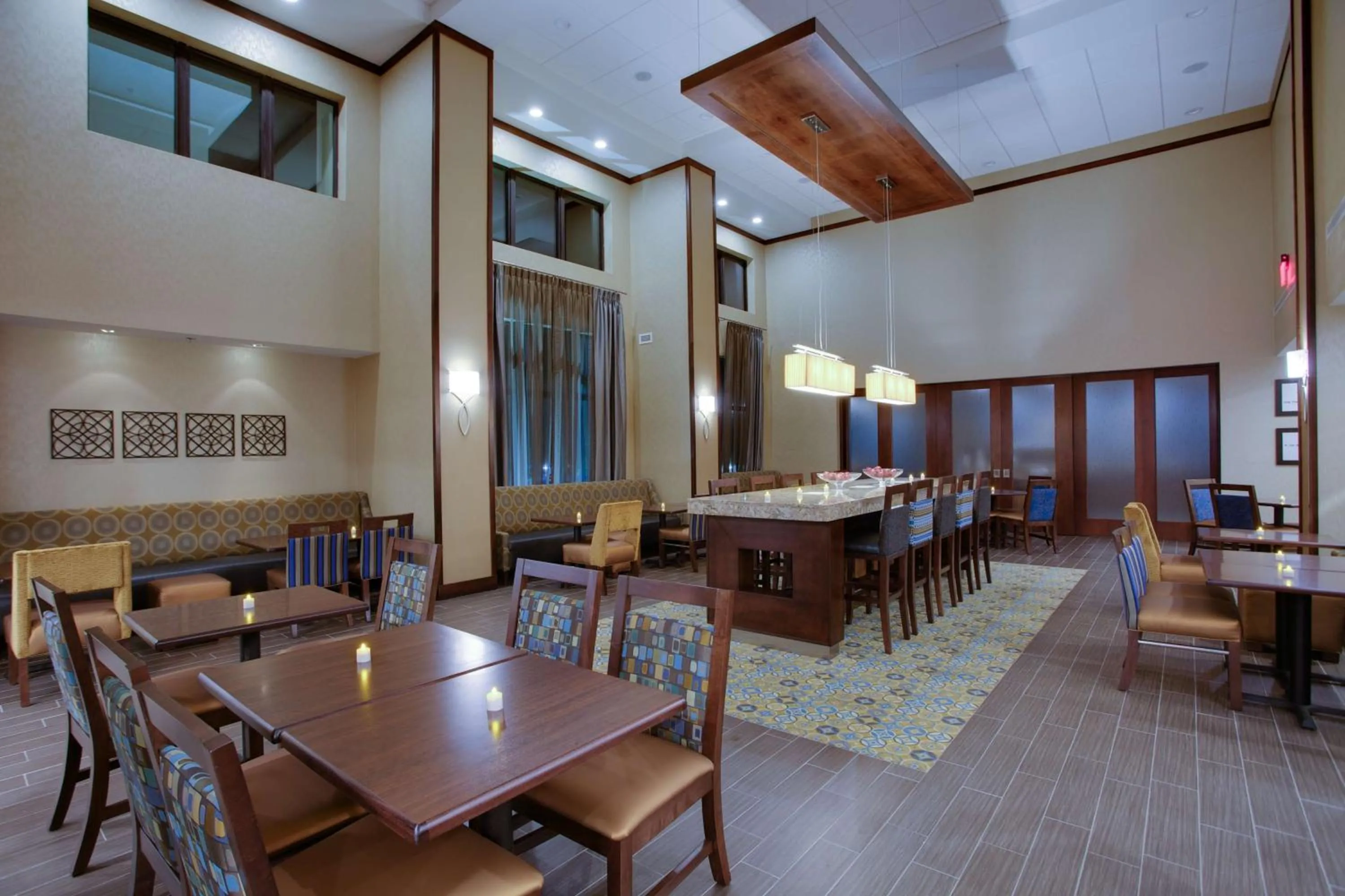 Lobby or reception in Hampton Inn & Suites Philadelphia/Bensalem