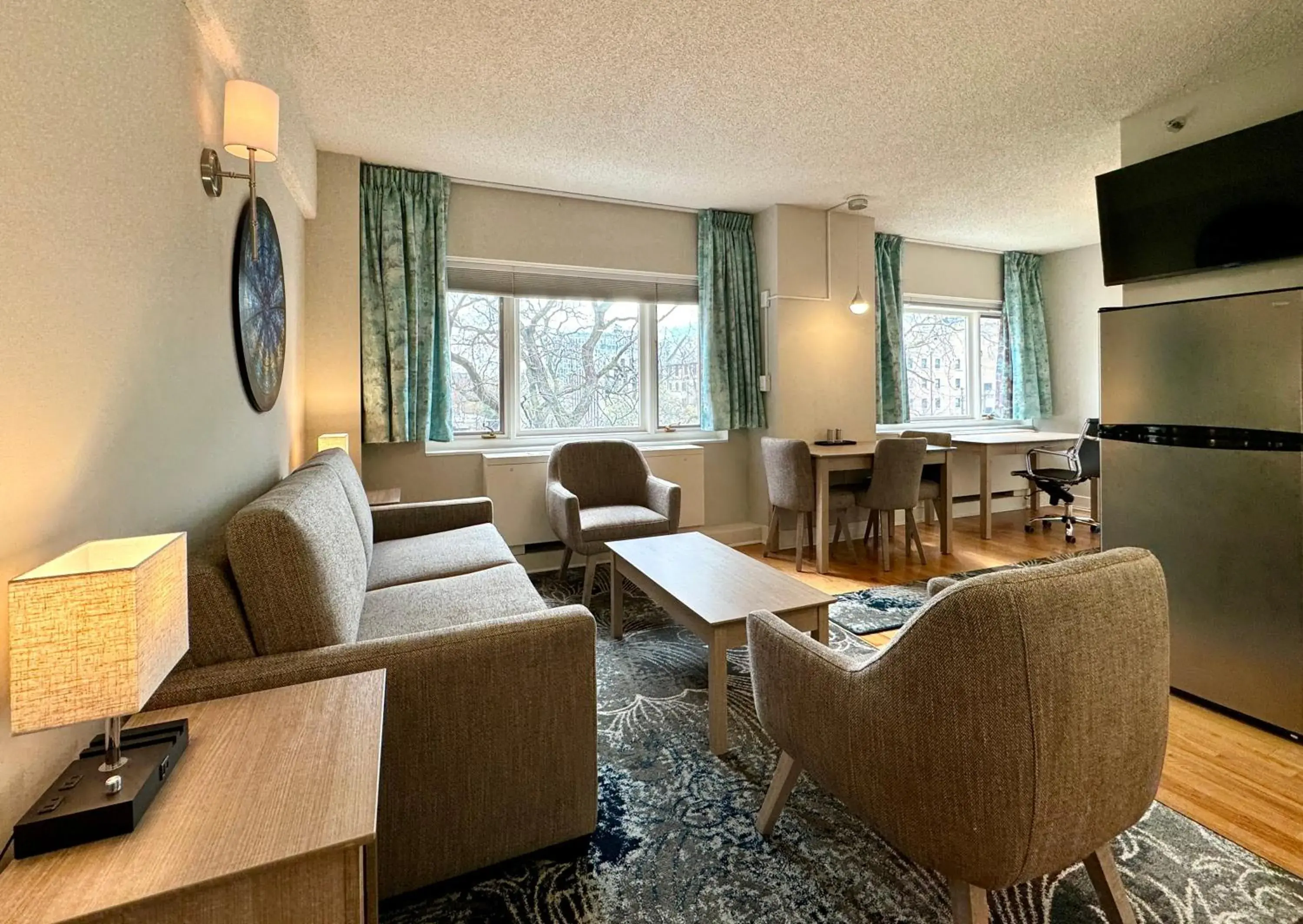 One-Bedroom Deluxe Two Bed XL Suite in The GEM Museum Suites One-Bedroom Deluxe Two Bed XL Suite in The GEM Museum Suites