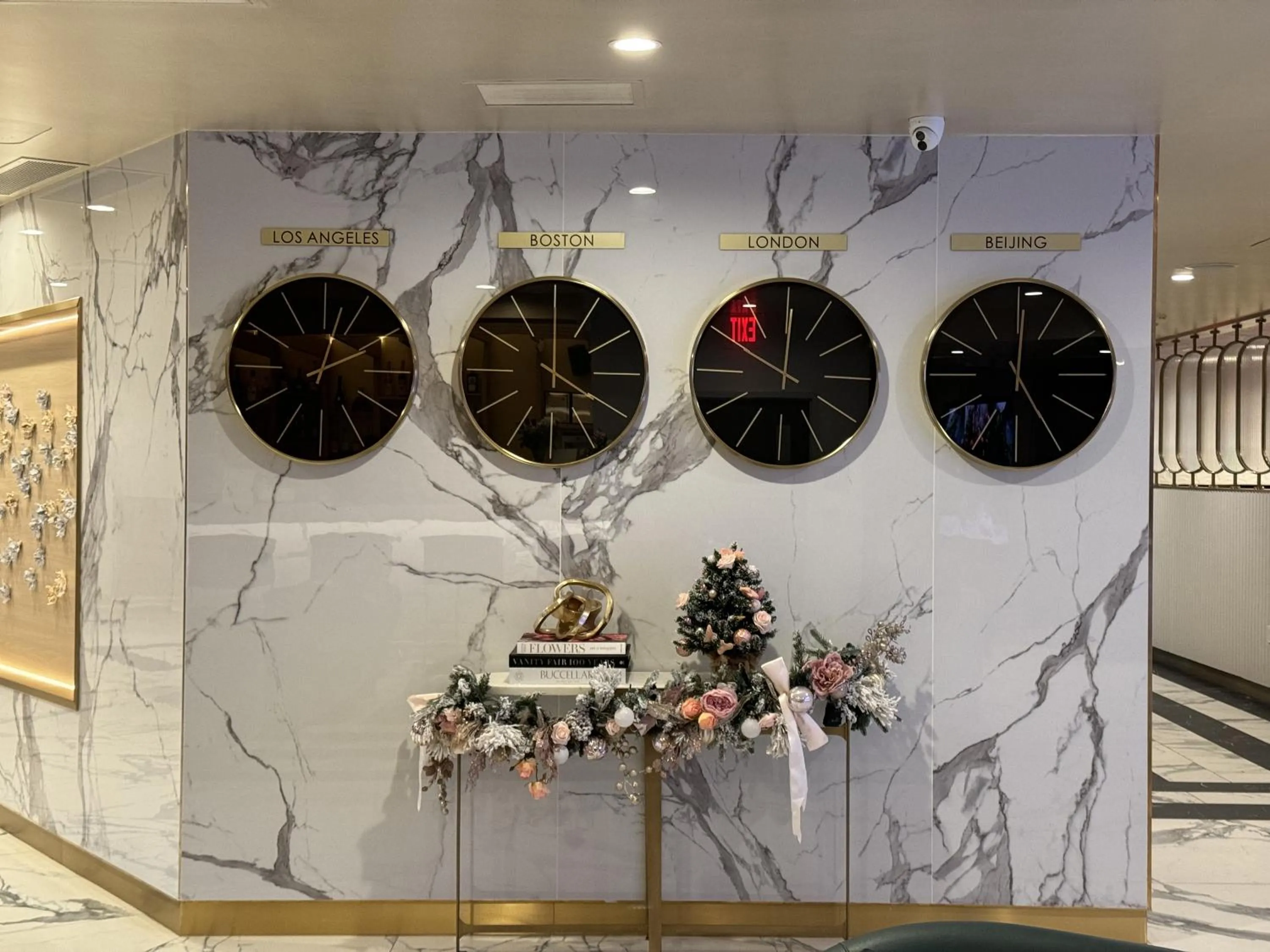 Lobby or reception in Iris Hotel Boston