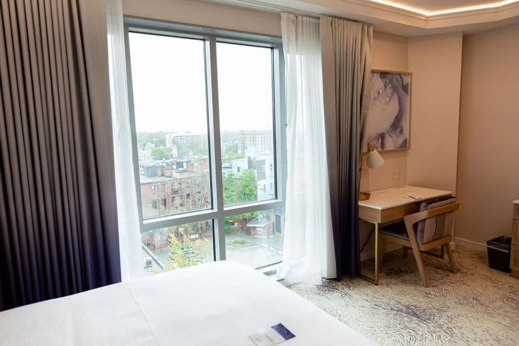 View (from property/room), Bed in Iris Hotel Boston