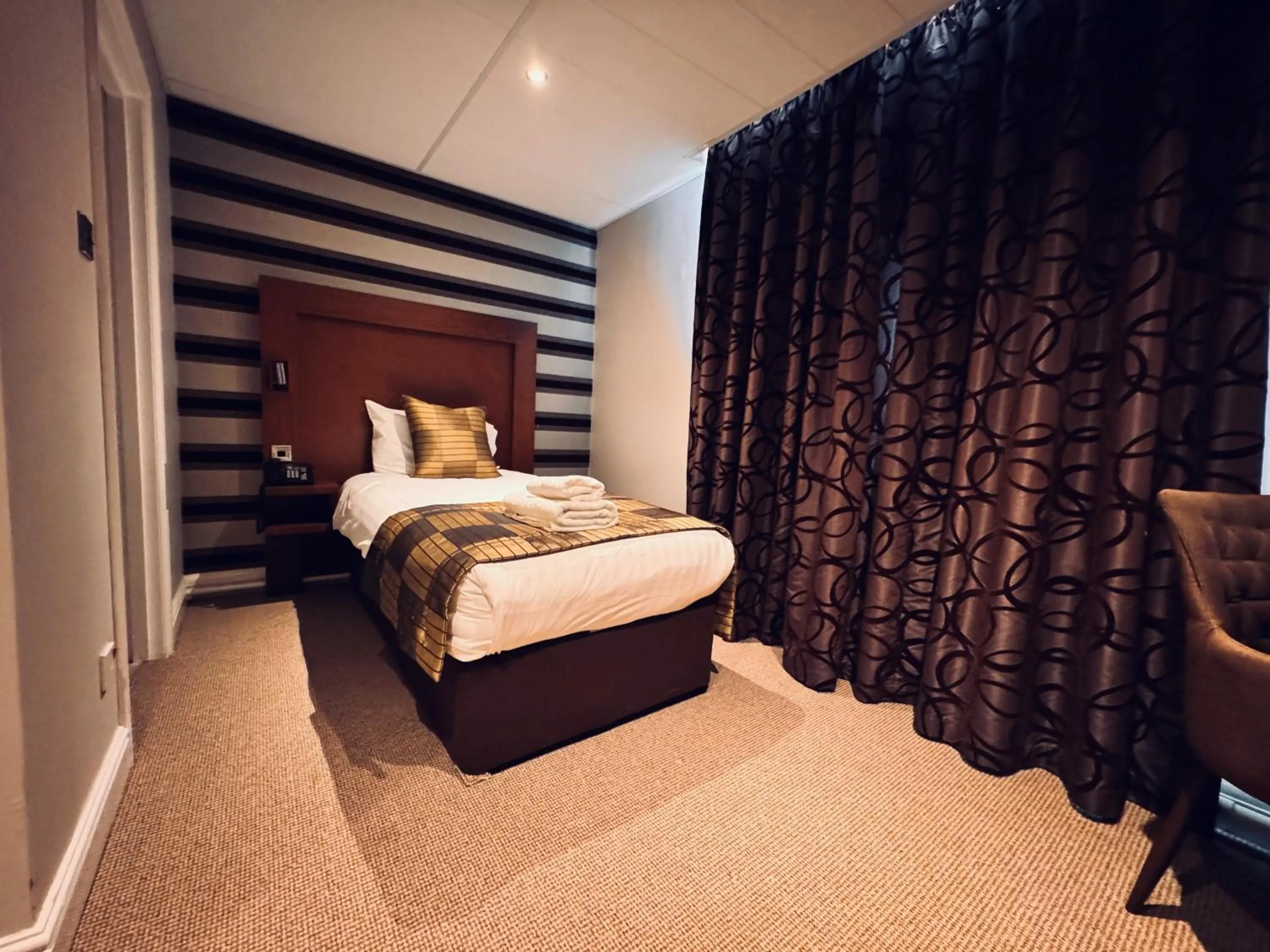 Bed in The Golf Hotel Woodhall Spa