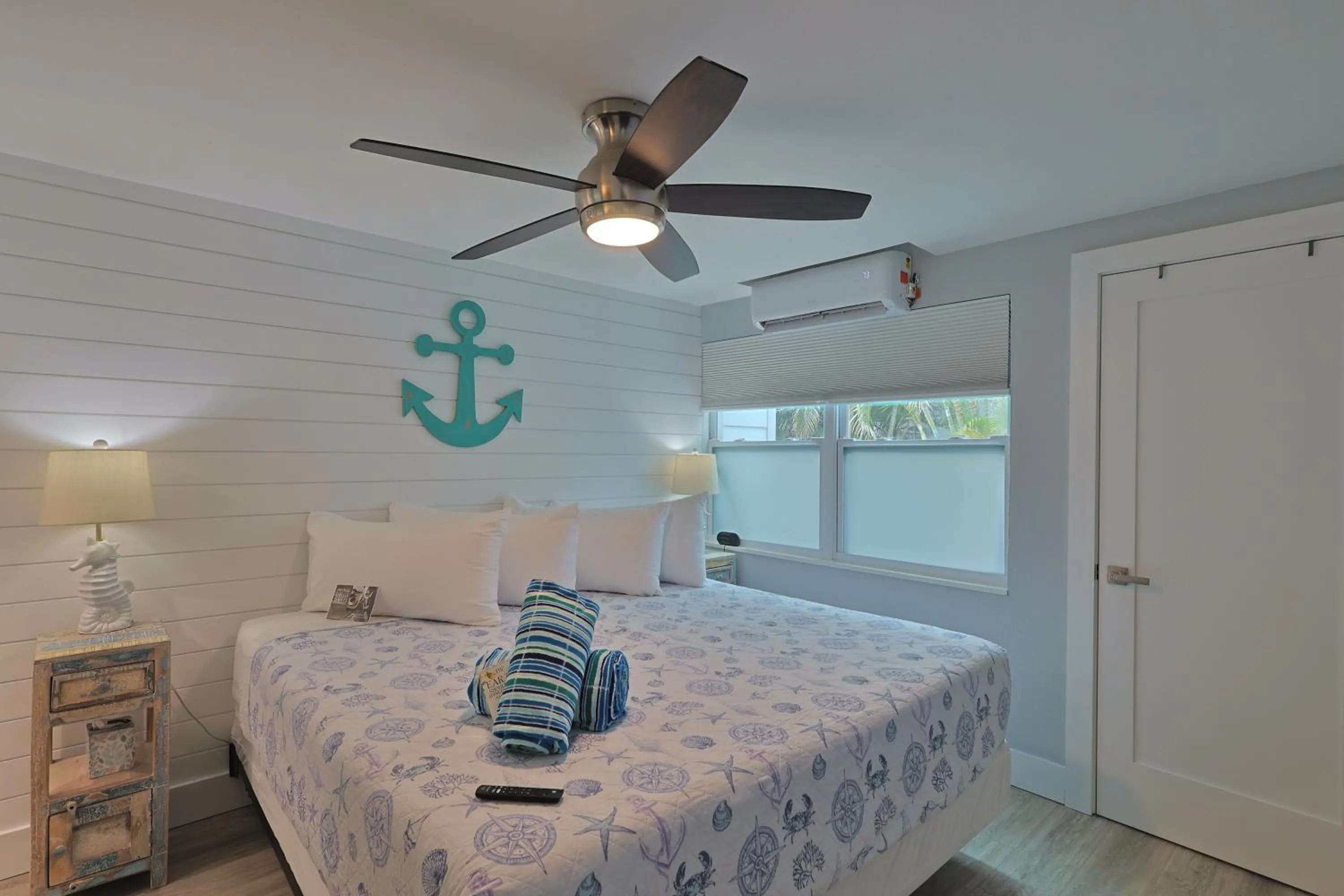 Bedroom, Bed in The Inn on Siesta Key