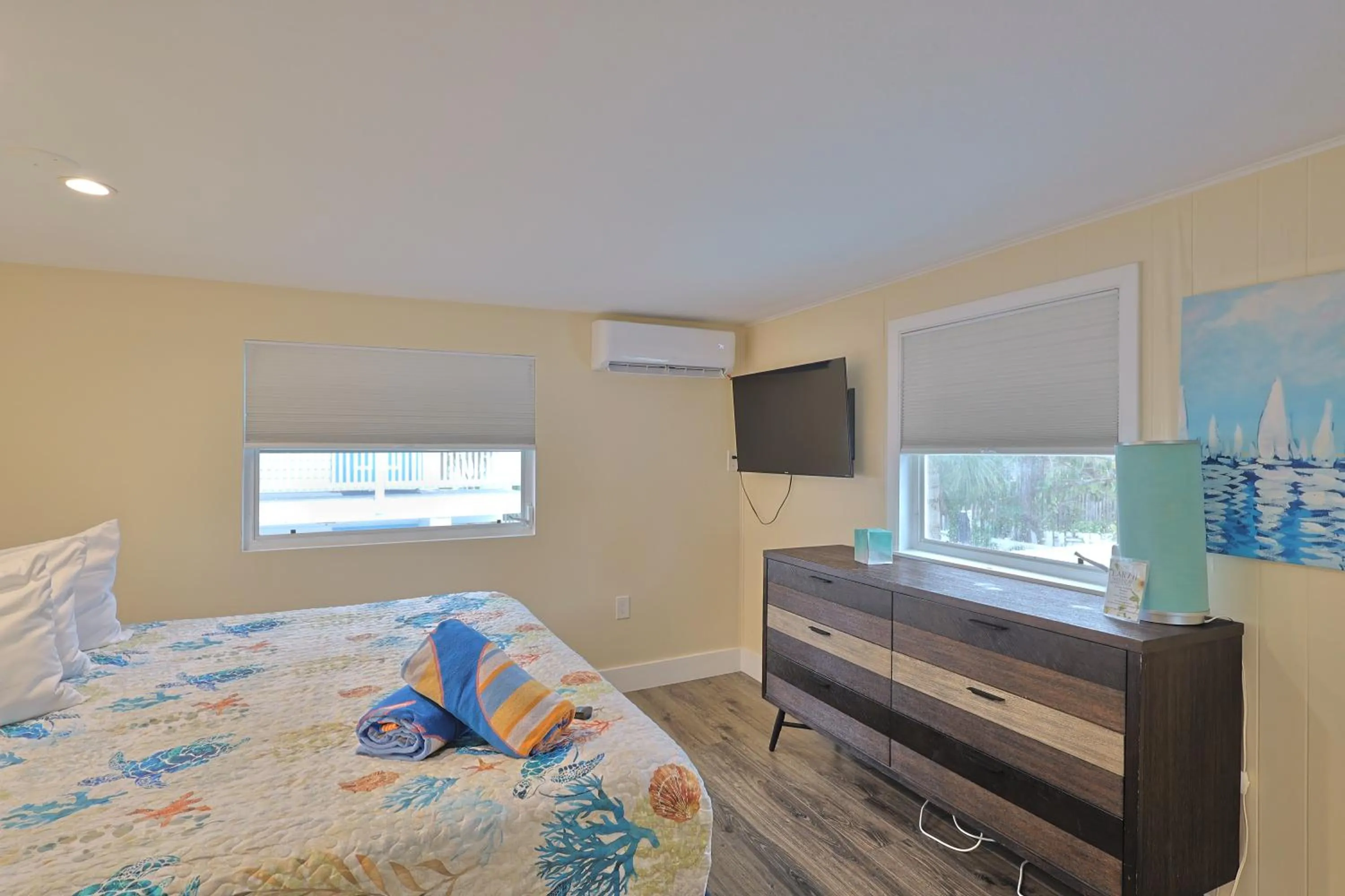 Bedroom, Bed in The Inn on Siesta Key