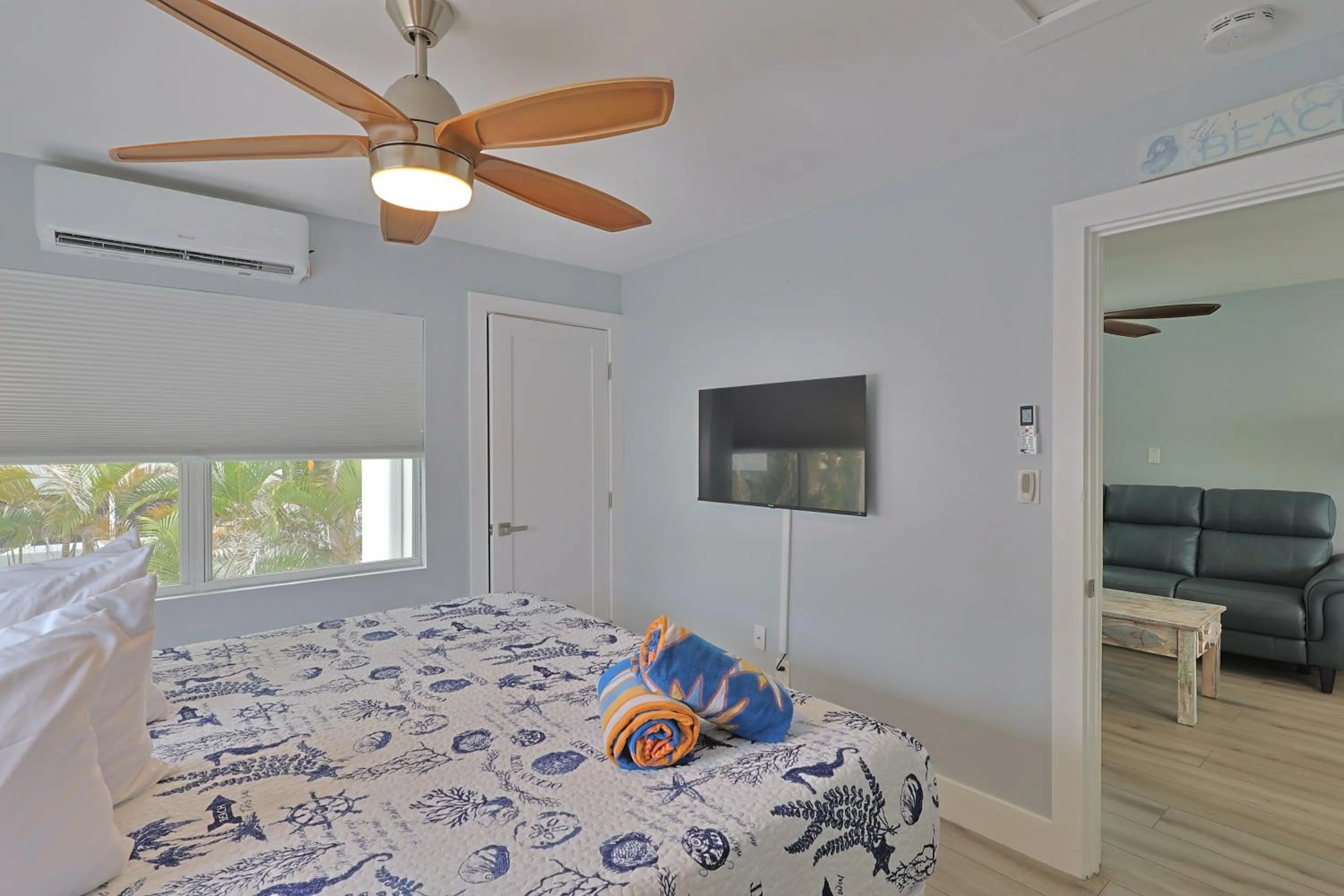 Bedroom, Bed in The Inn on Siesta Key