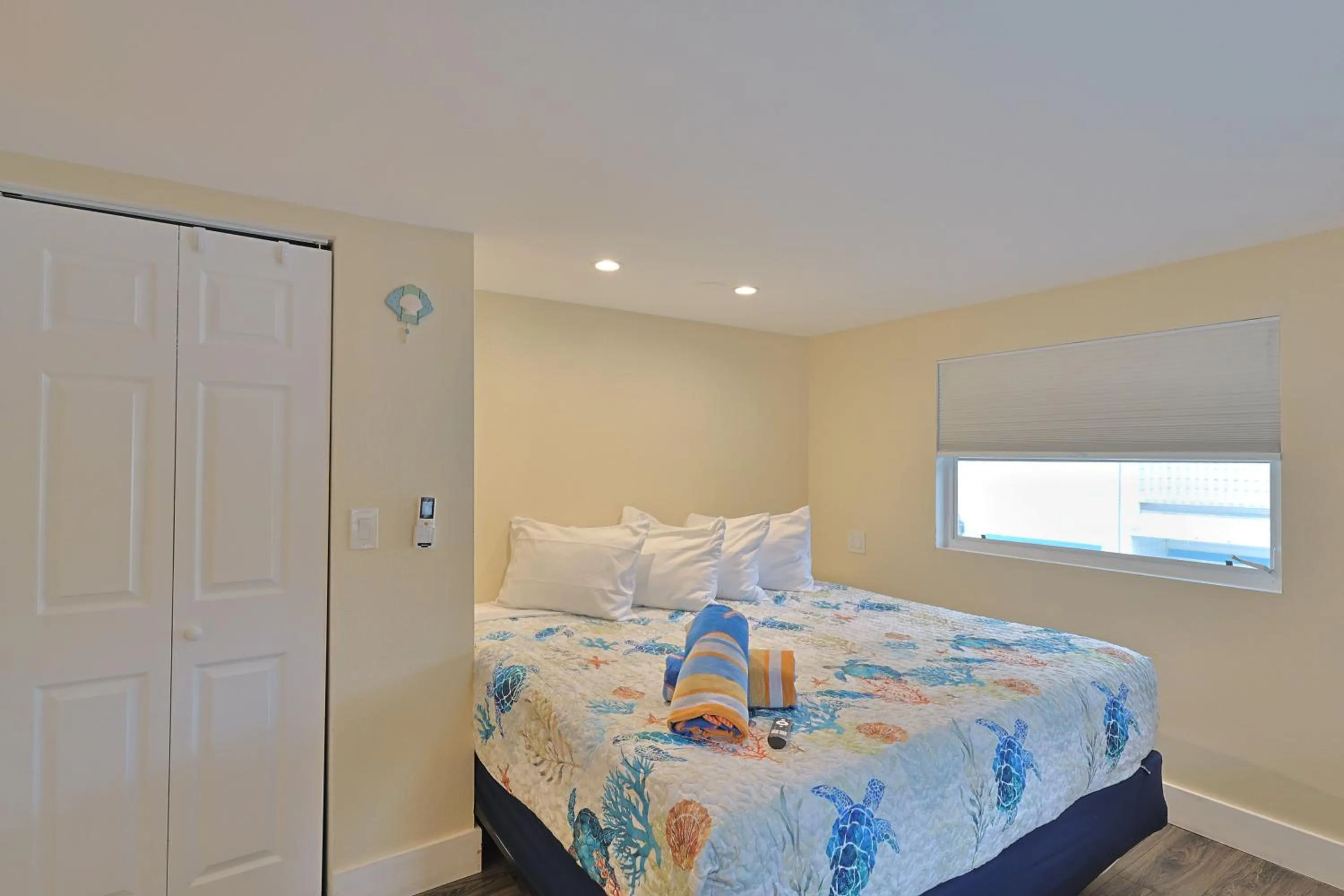 Bedroom, Bed in The Inn on Siesta Key