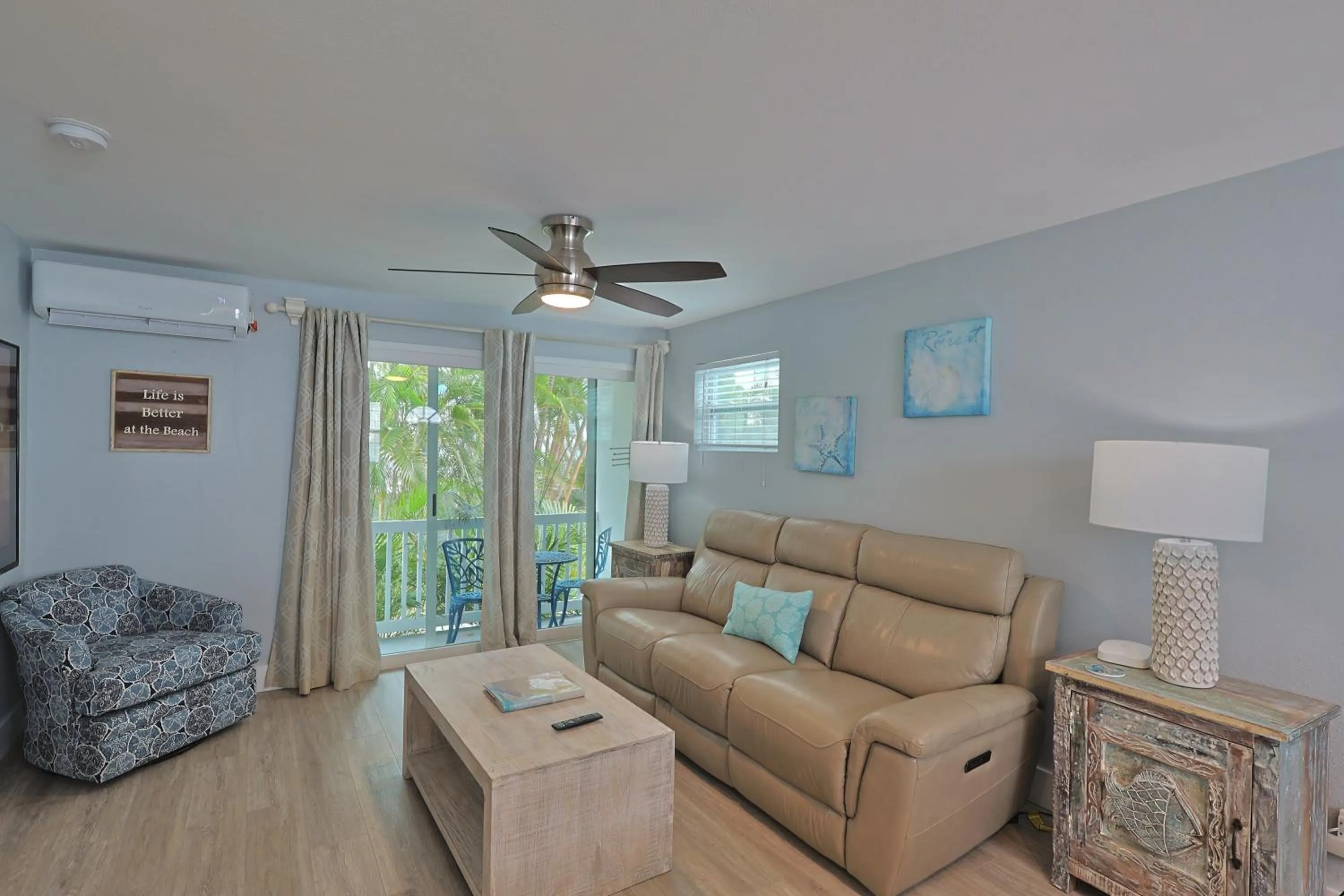 Living room in The Inn on Siesta Key