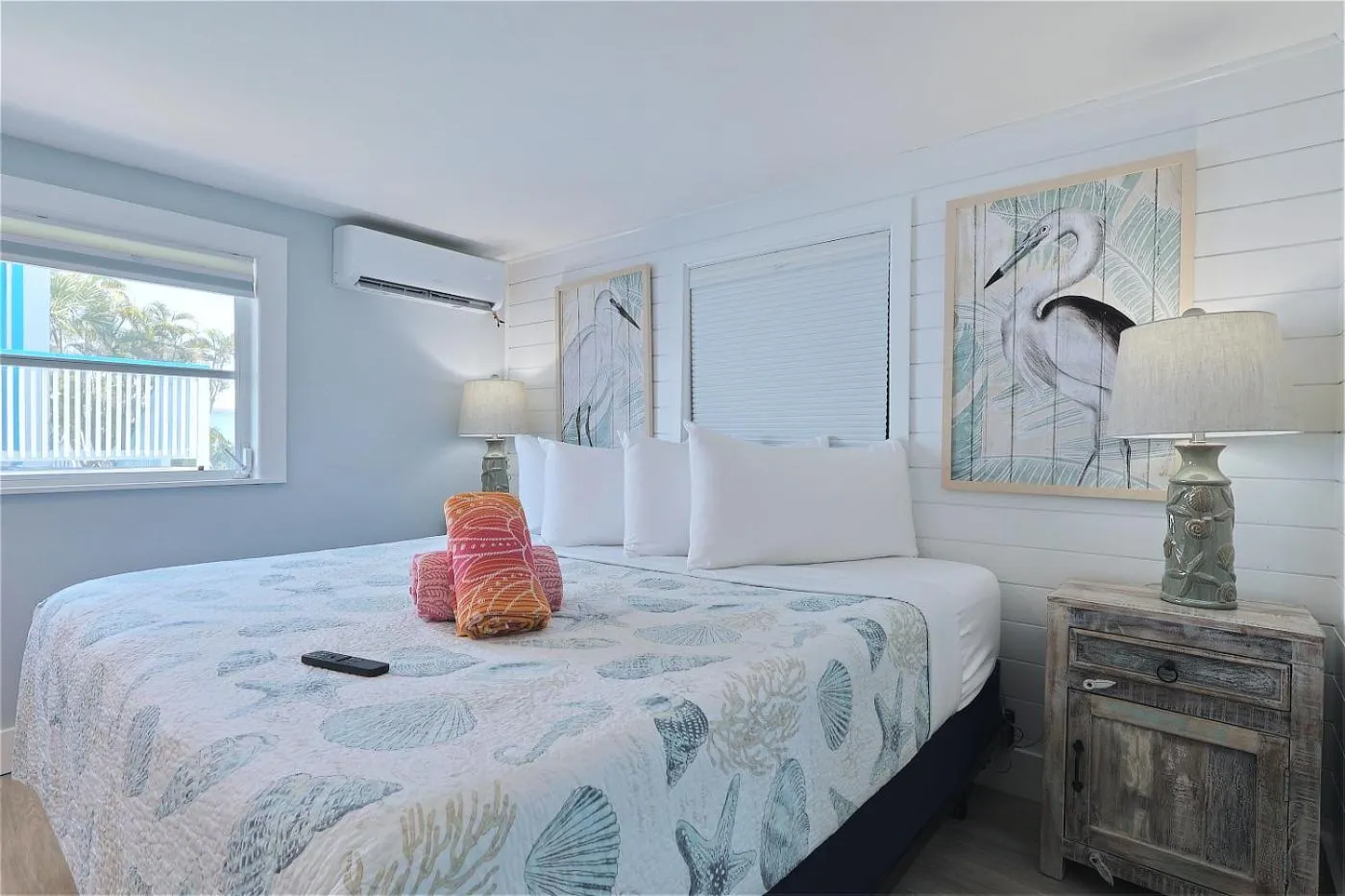 Bedroom, Bed in The Inn on Siesta Key