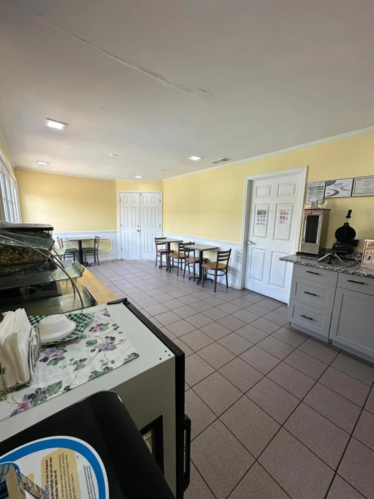 Breakfast in Jameson Inn Winder