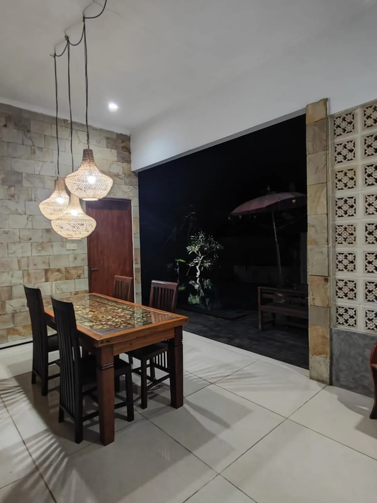 Dining area in Lovina Villa Cinta