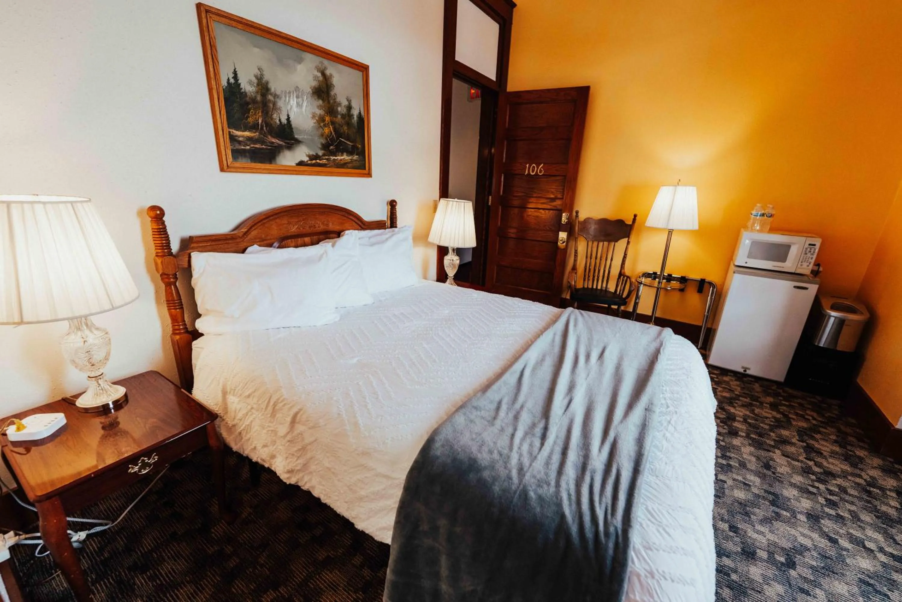 Standard Suite in Town Hall Inn