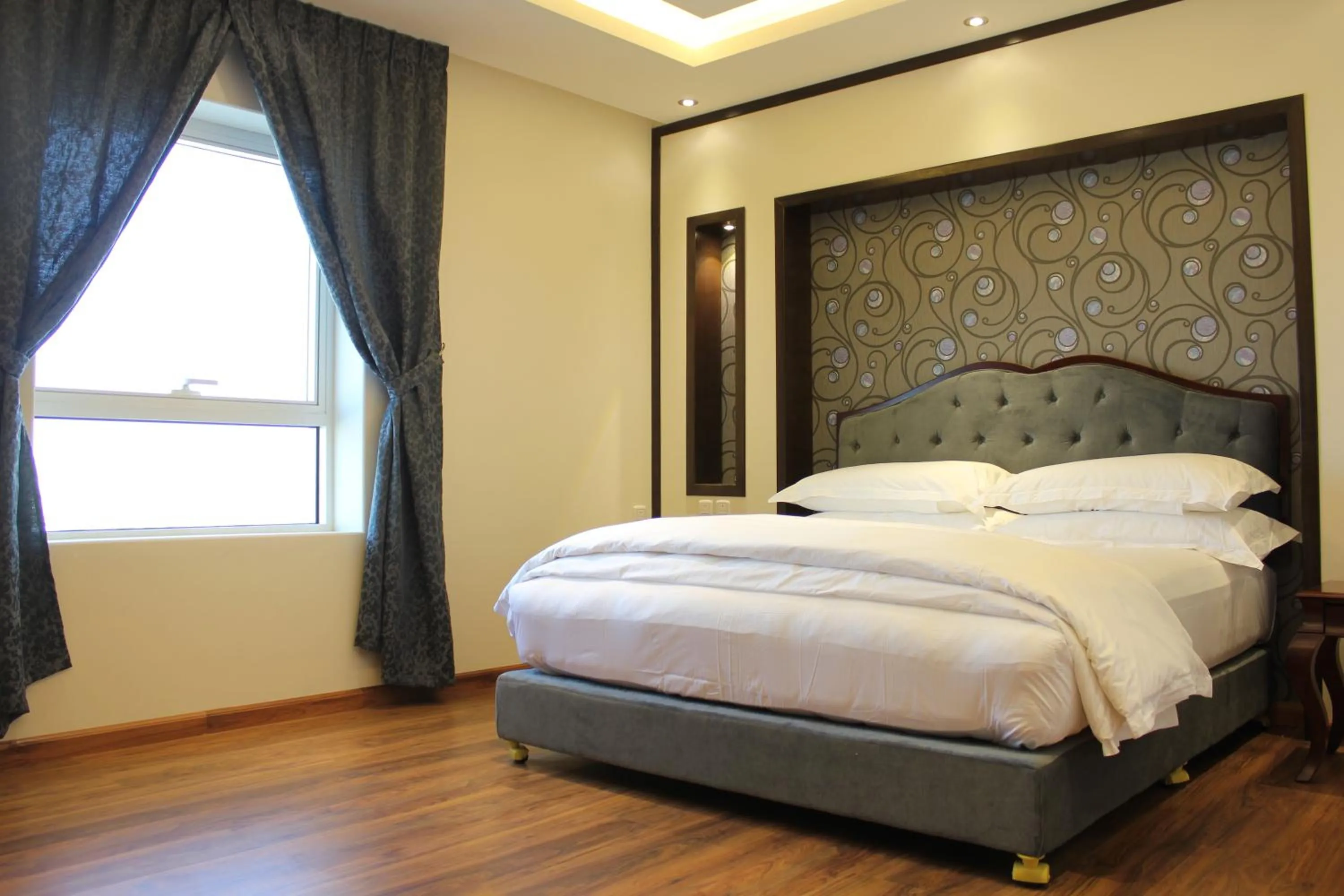 Day, Bed in قصر ريفان للشقق المخدومة