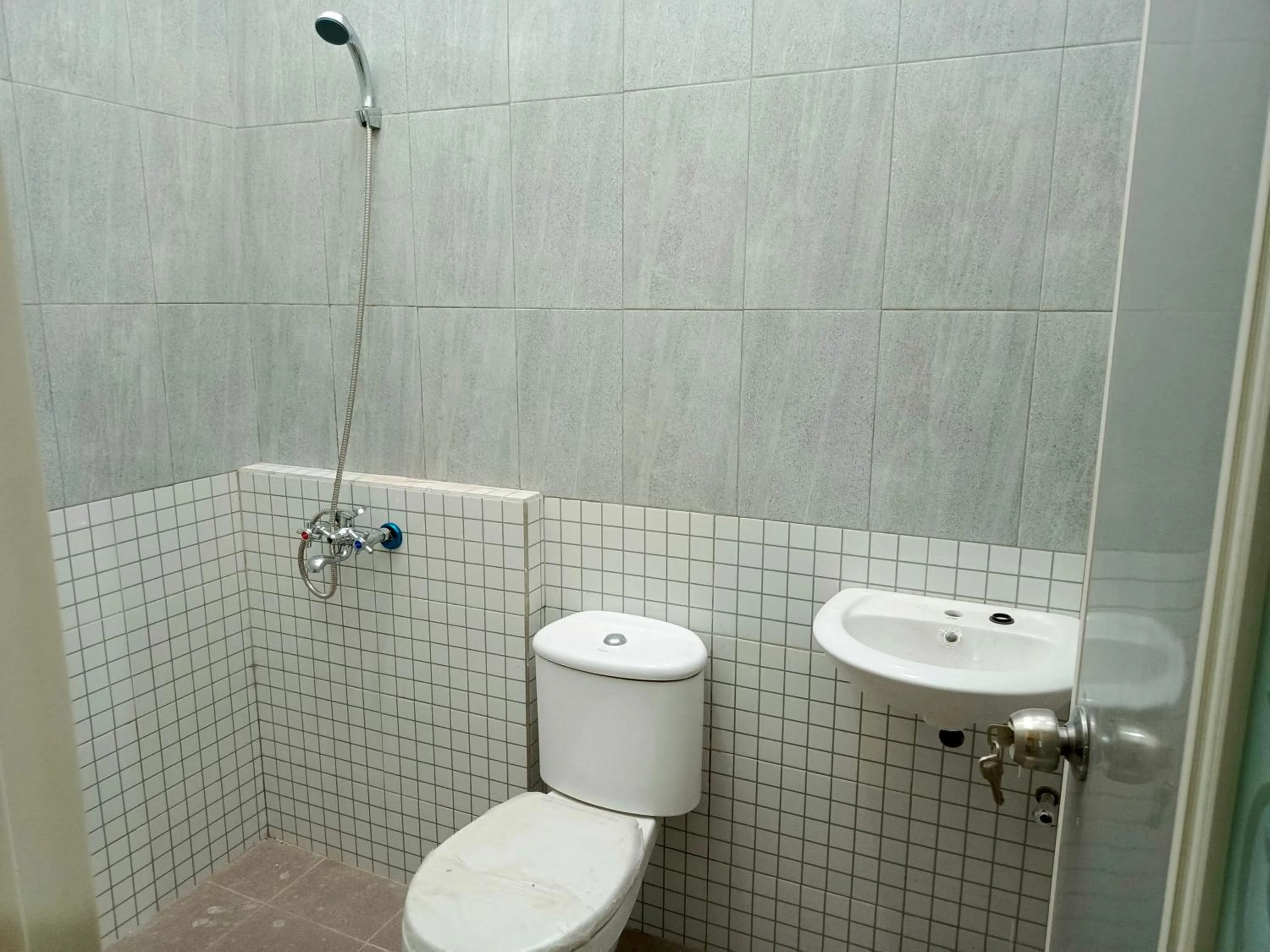 Bathroom in Bebek Kuning Residence