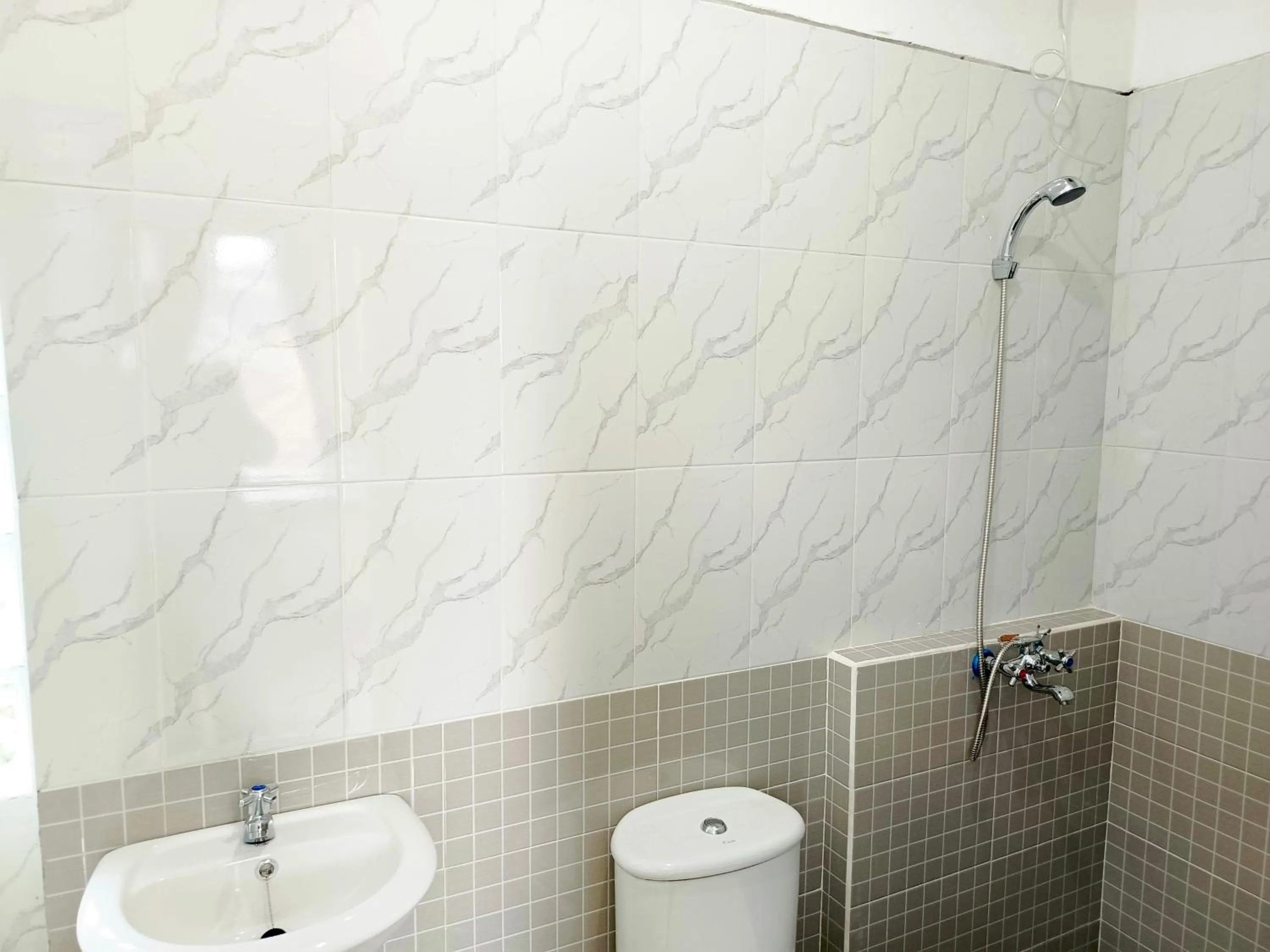 Bathroom in Bebek Kuning Residence