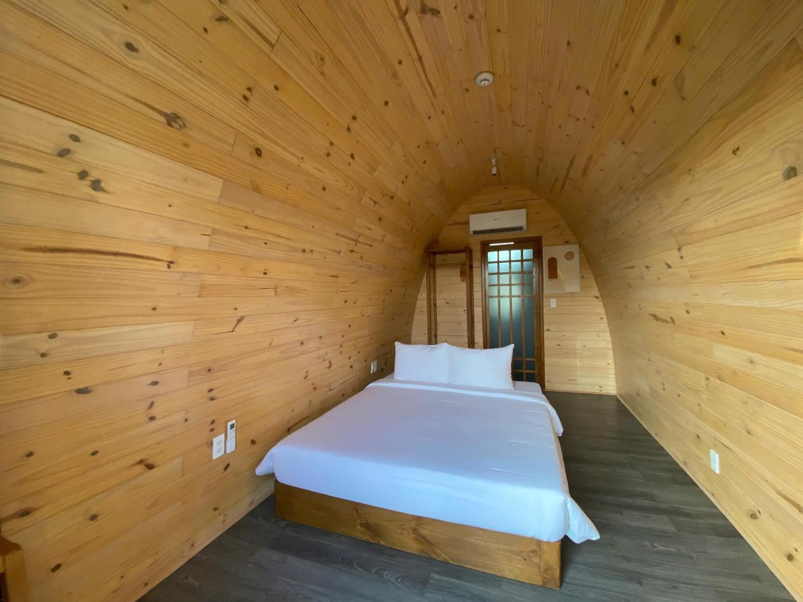 Bed in VinaEcolife Lodge