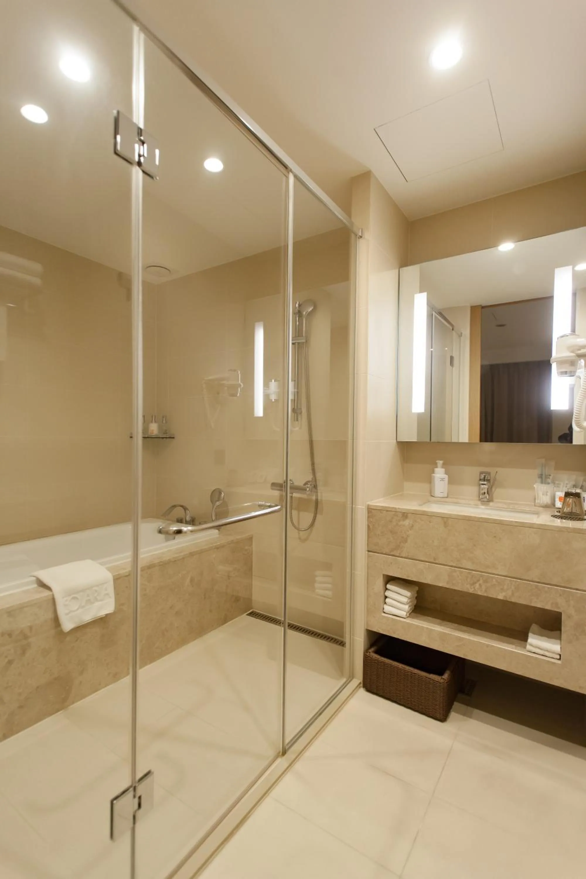 Bathroom in Solaria Nishitetsu Hotel Busan