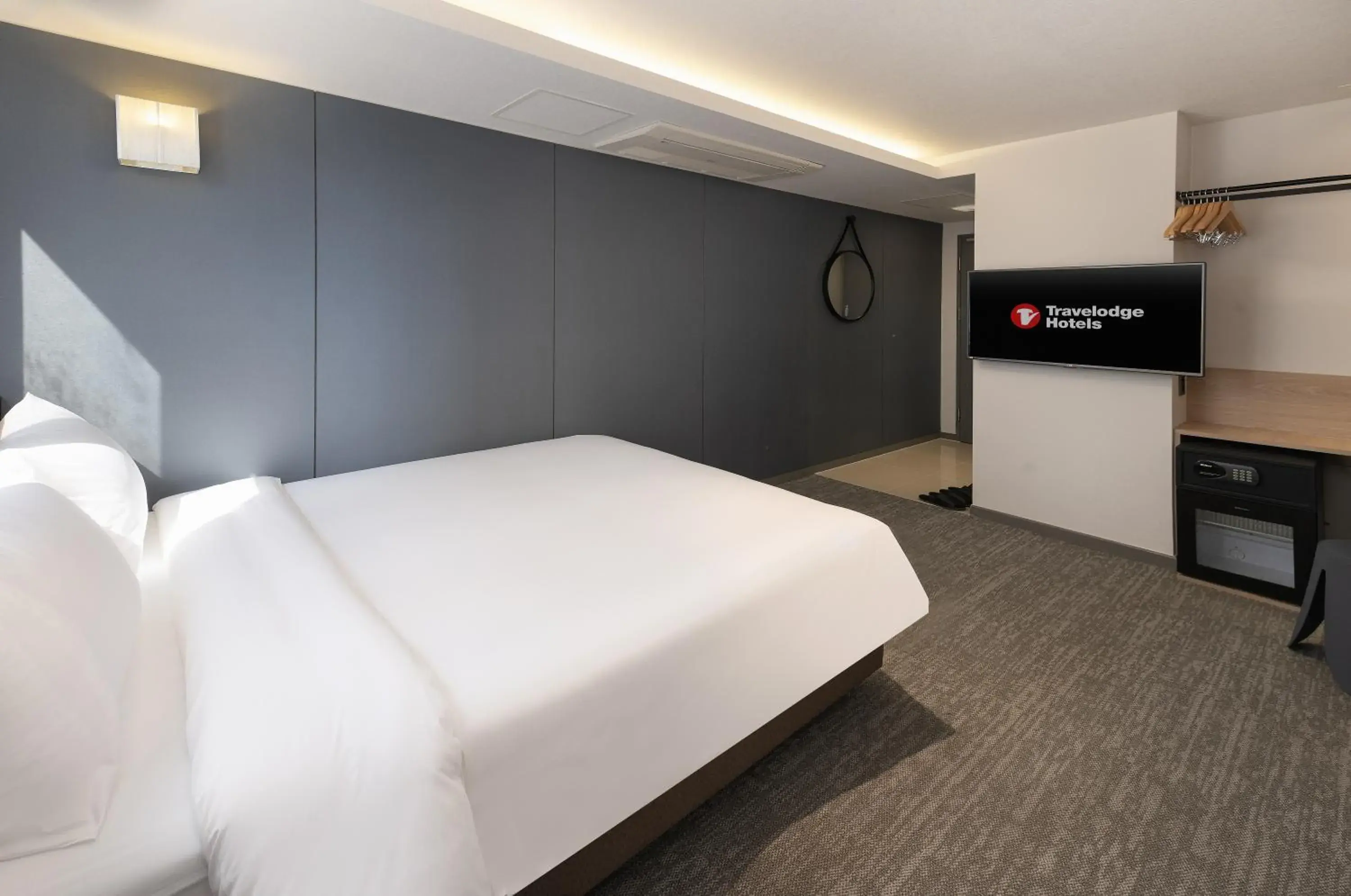 Superior Queen Room in Travelodge Myeongdong Namsan Superior Queen Room in Travelodge Myeongdong Namsan