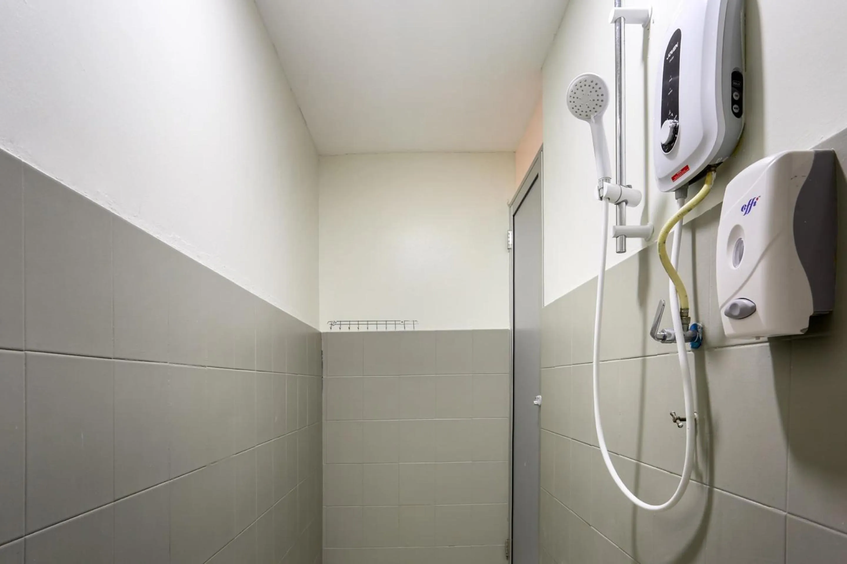 Bathroom in Hotel O Kl2f Rest & Go