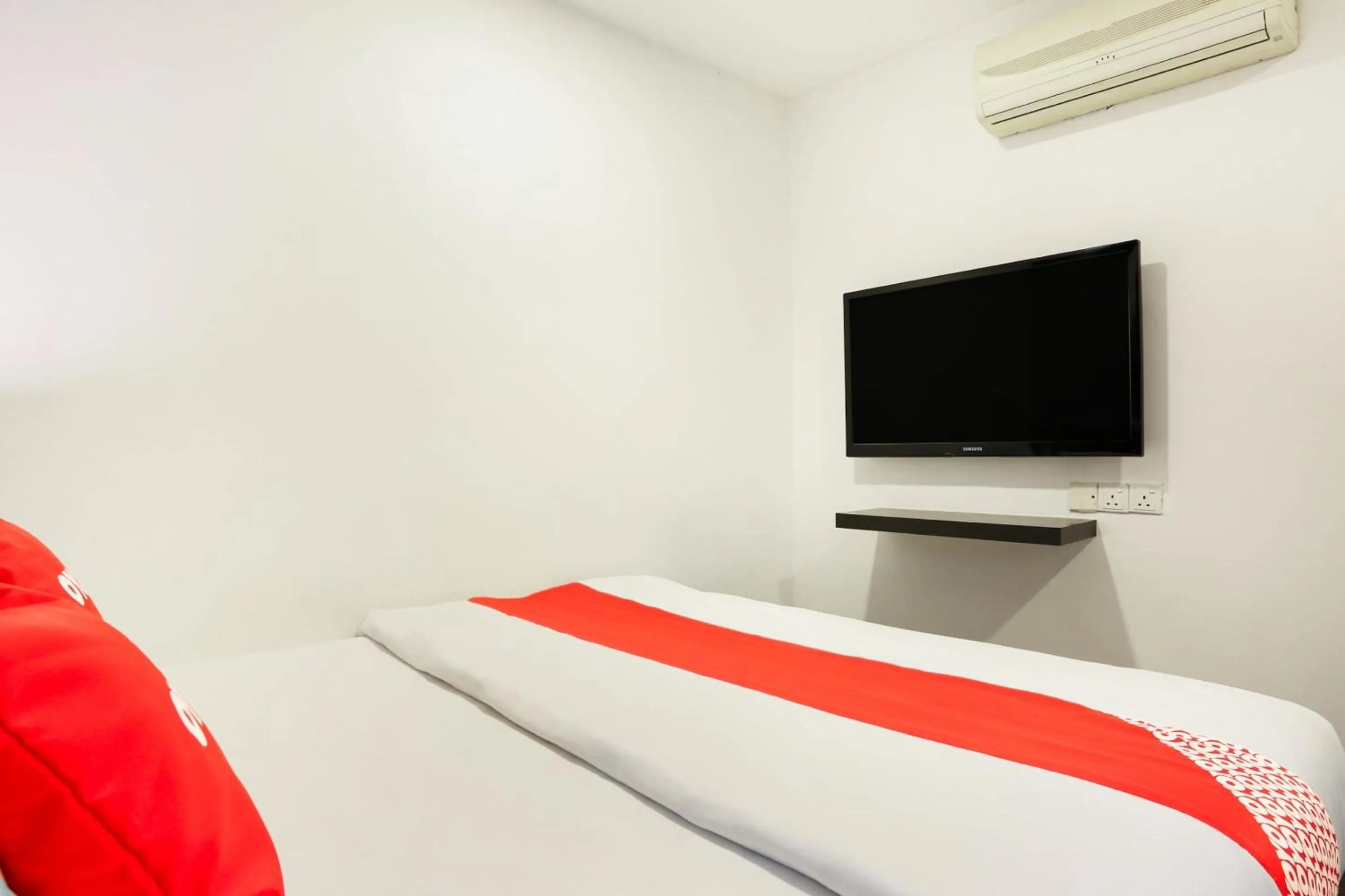 Bedroom, Bed in Hotel O Kl2f Rest & Go