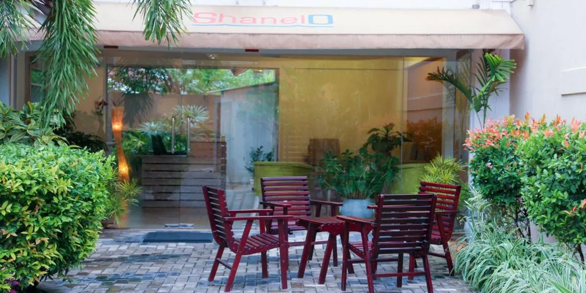 Restaurant/places to eat in Hotel Shanelo
