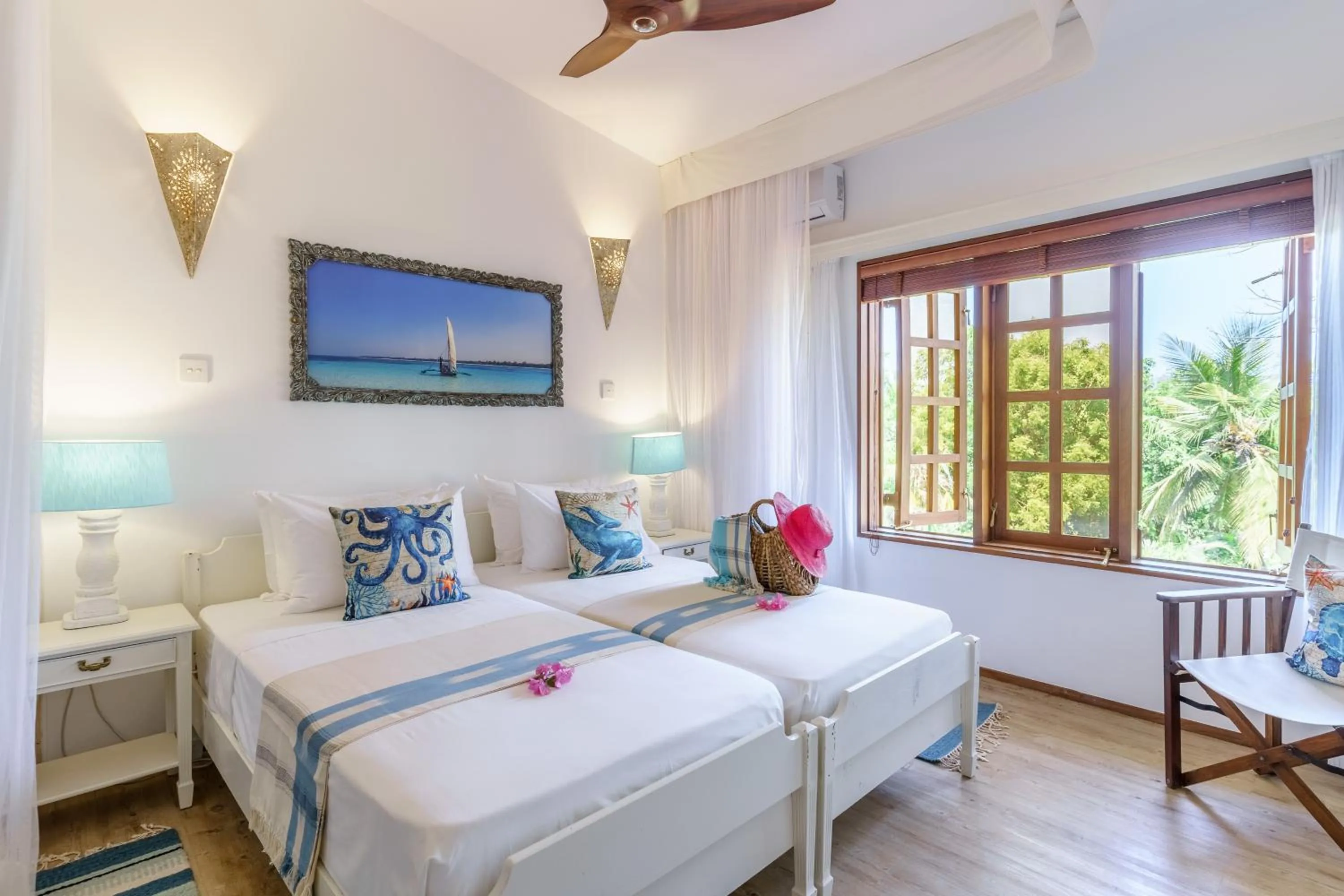 Bedroom, Bed in Lazy Days