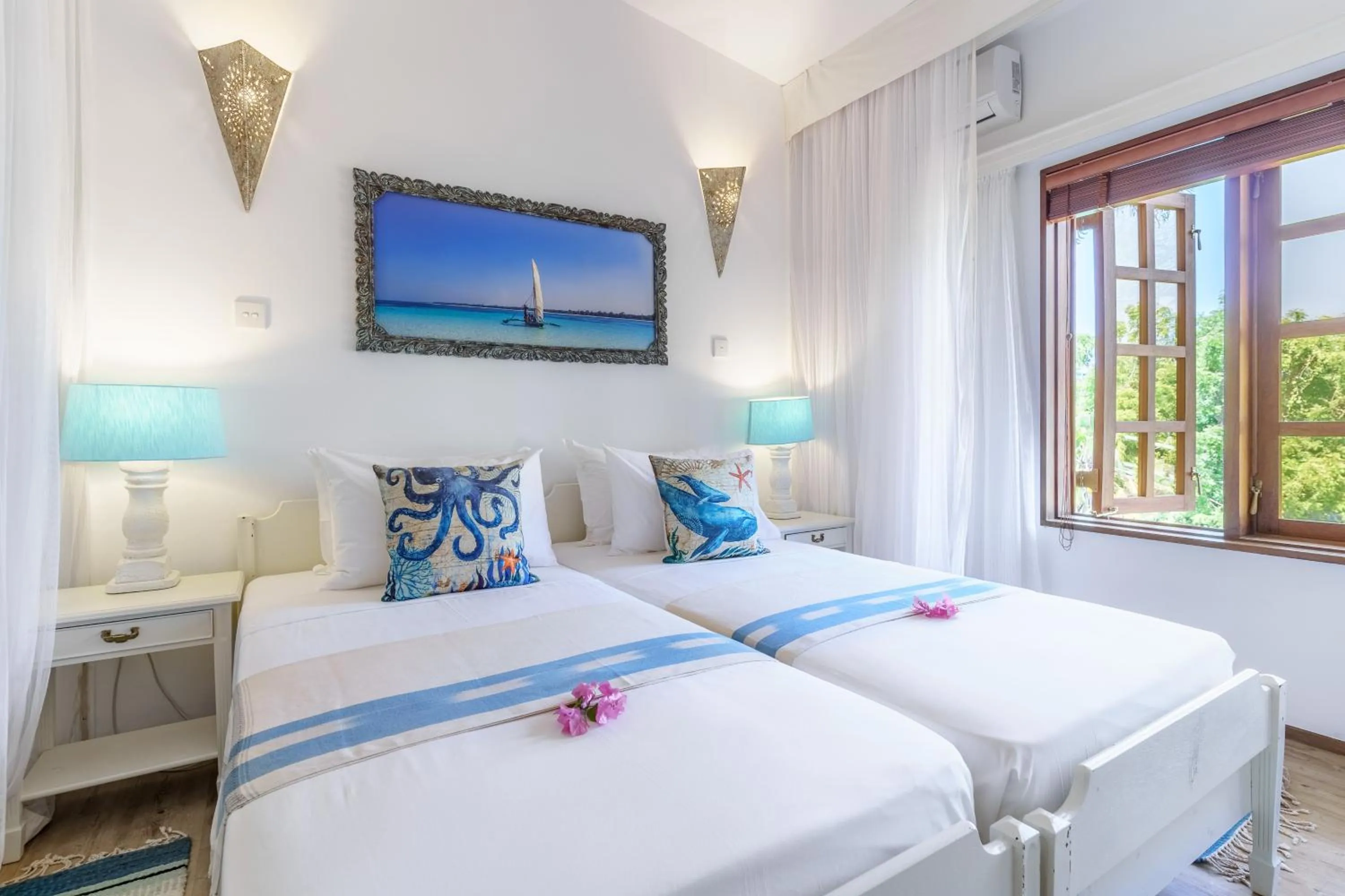 Bedroom, Bed in Lazy Days