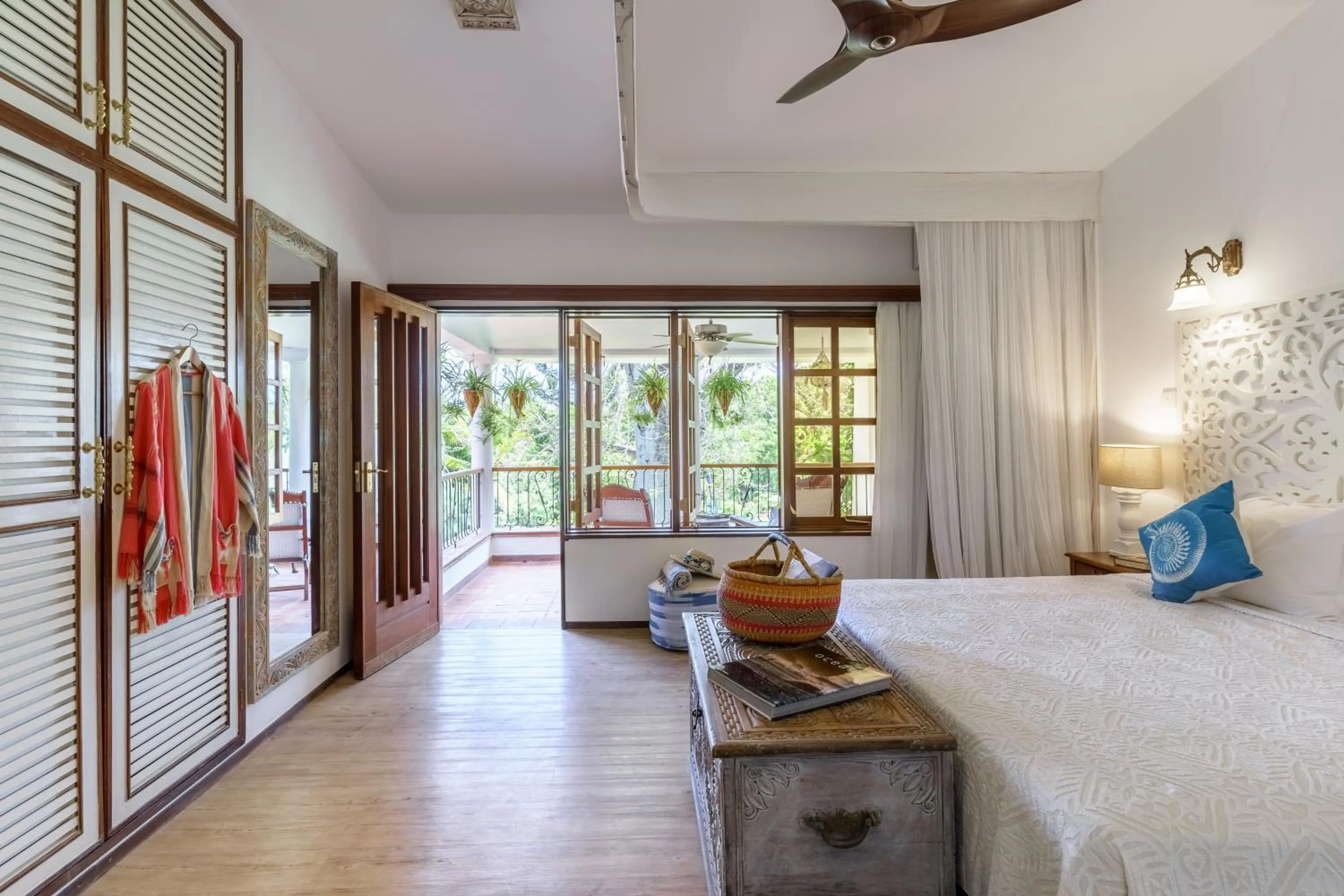 Bedroom, Bed in Lazy Days