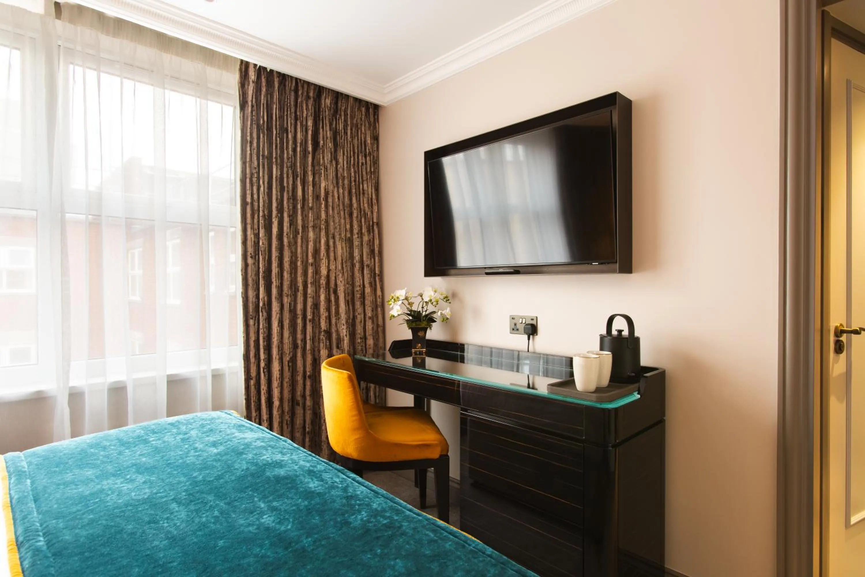 Bedroom, Bed in The Rathbone Hotel, Fitzrovia