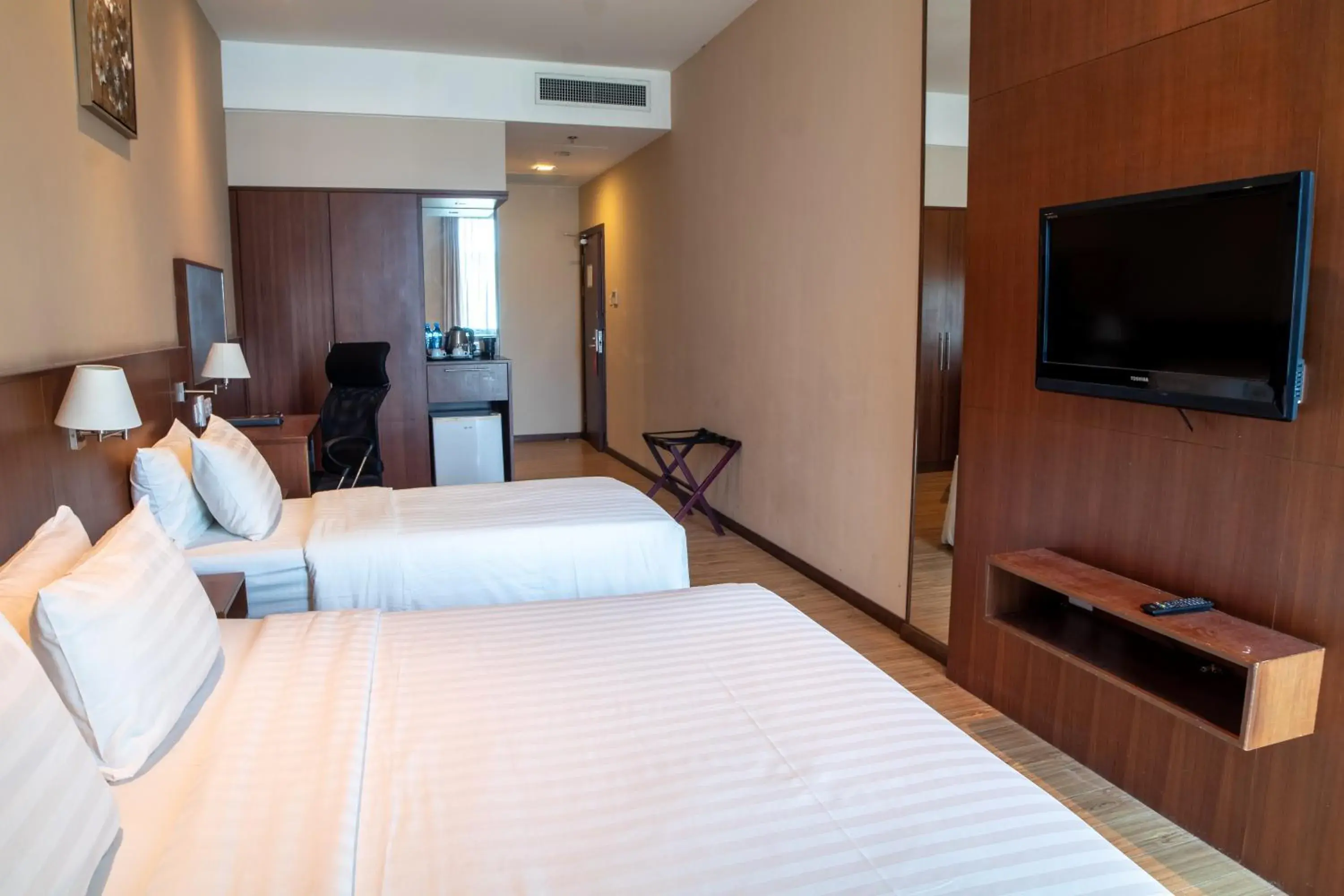 Family Room in Swiss Hotel Apartment Family Room in Swiss Hotel Apartment