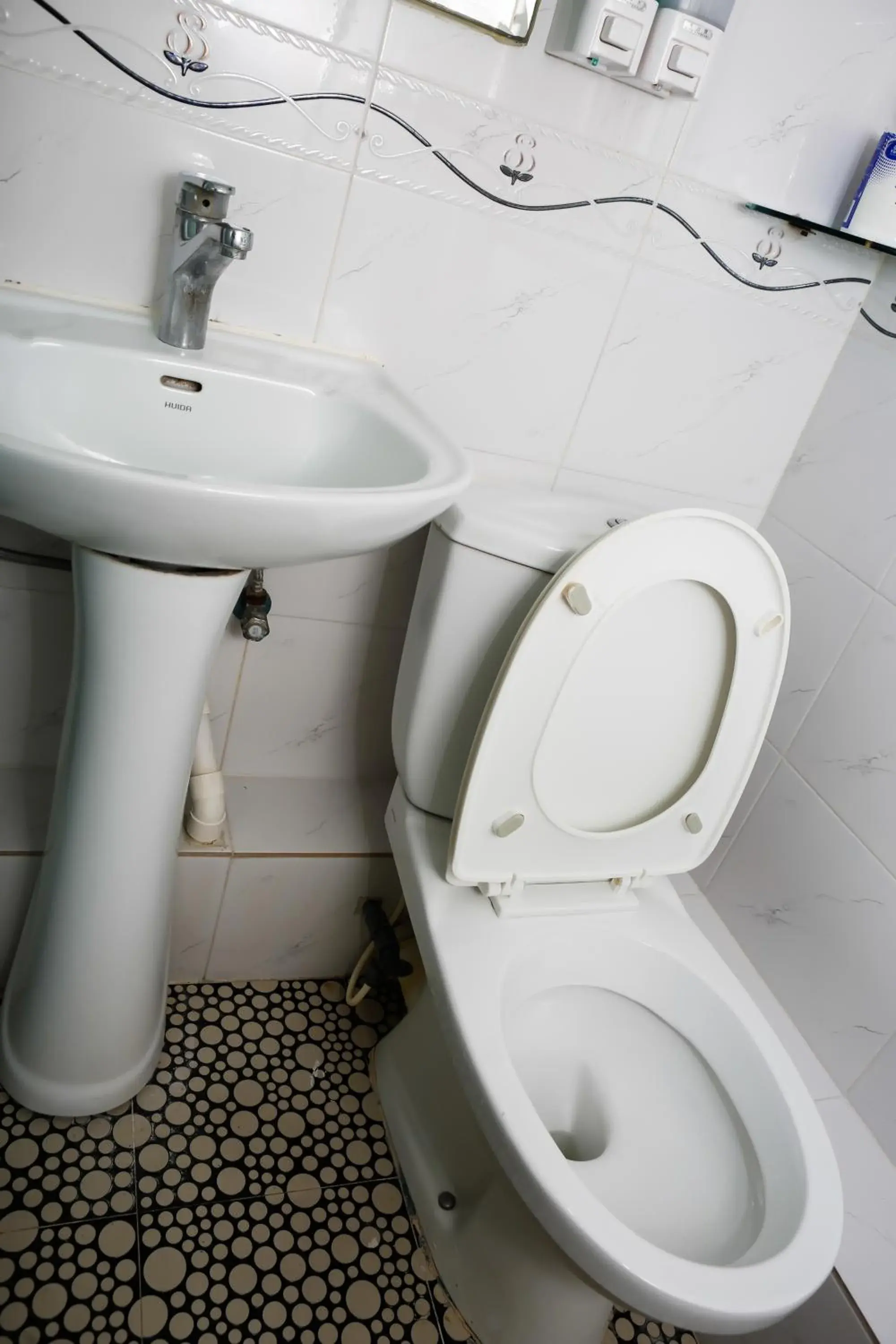 Standard Twin Room in New Guangzhou Guest House Standard Twin Room in New Guangzhou Guest House