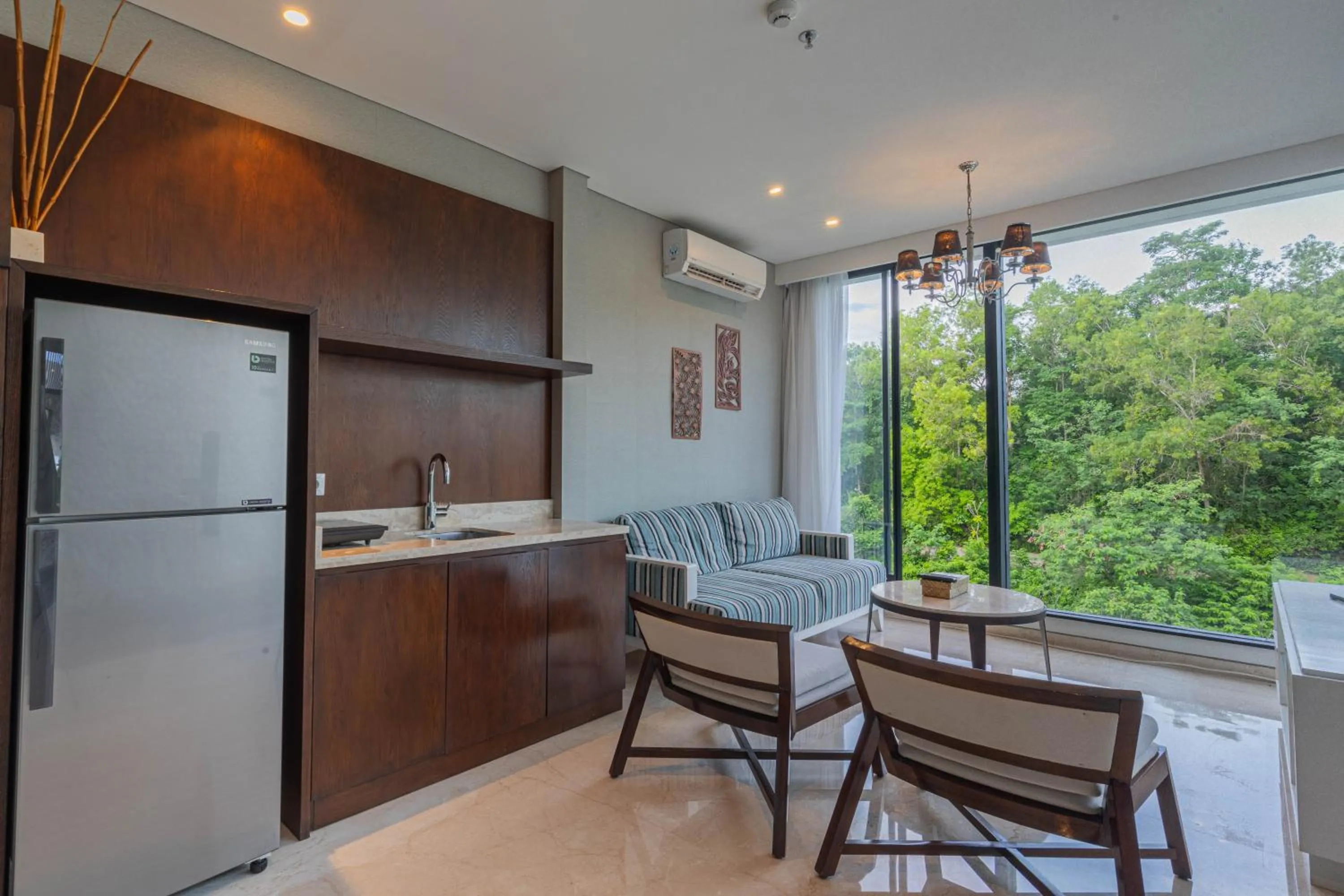 Kitchen or kitchenette in The Sterling Villas