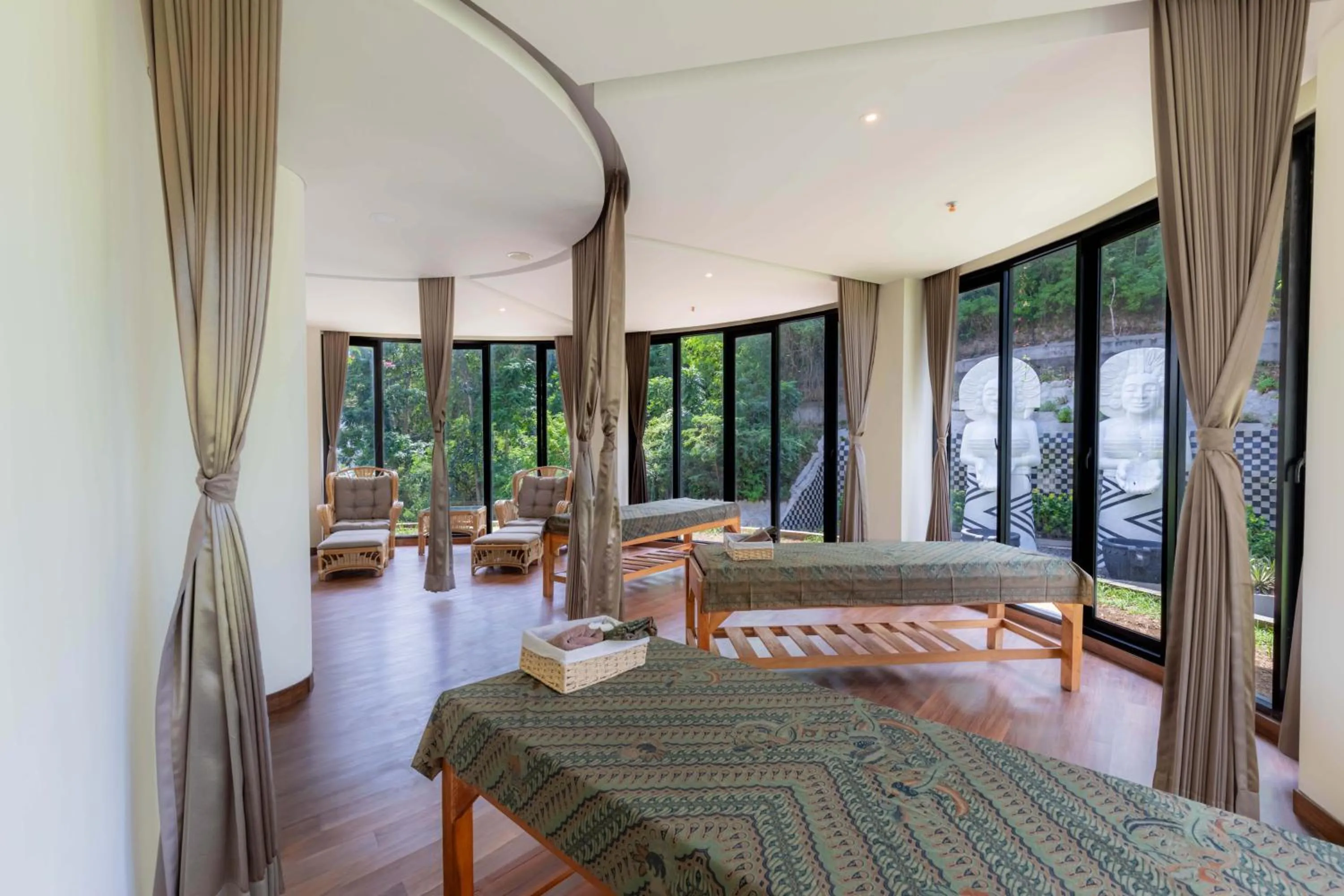 Massage, Bed in The Sterling Villas