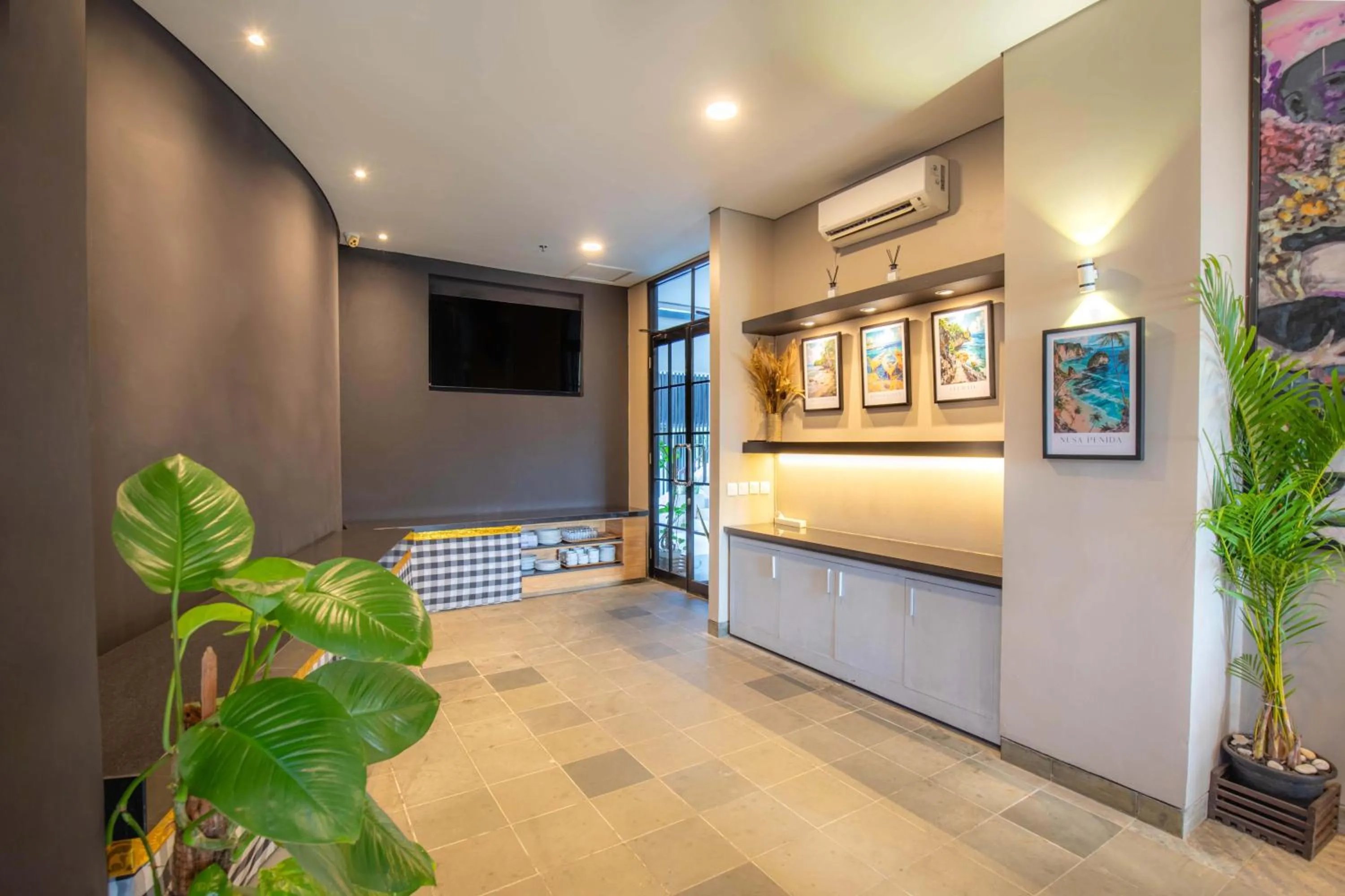 Restaurant/places to eat in The Sterling Villas