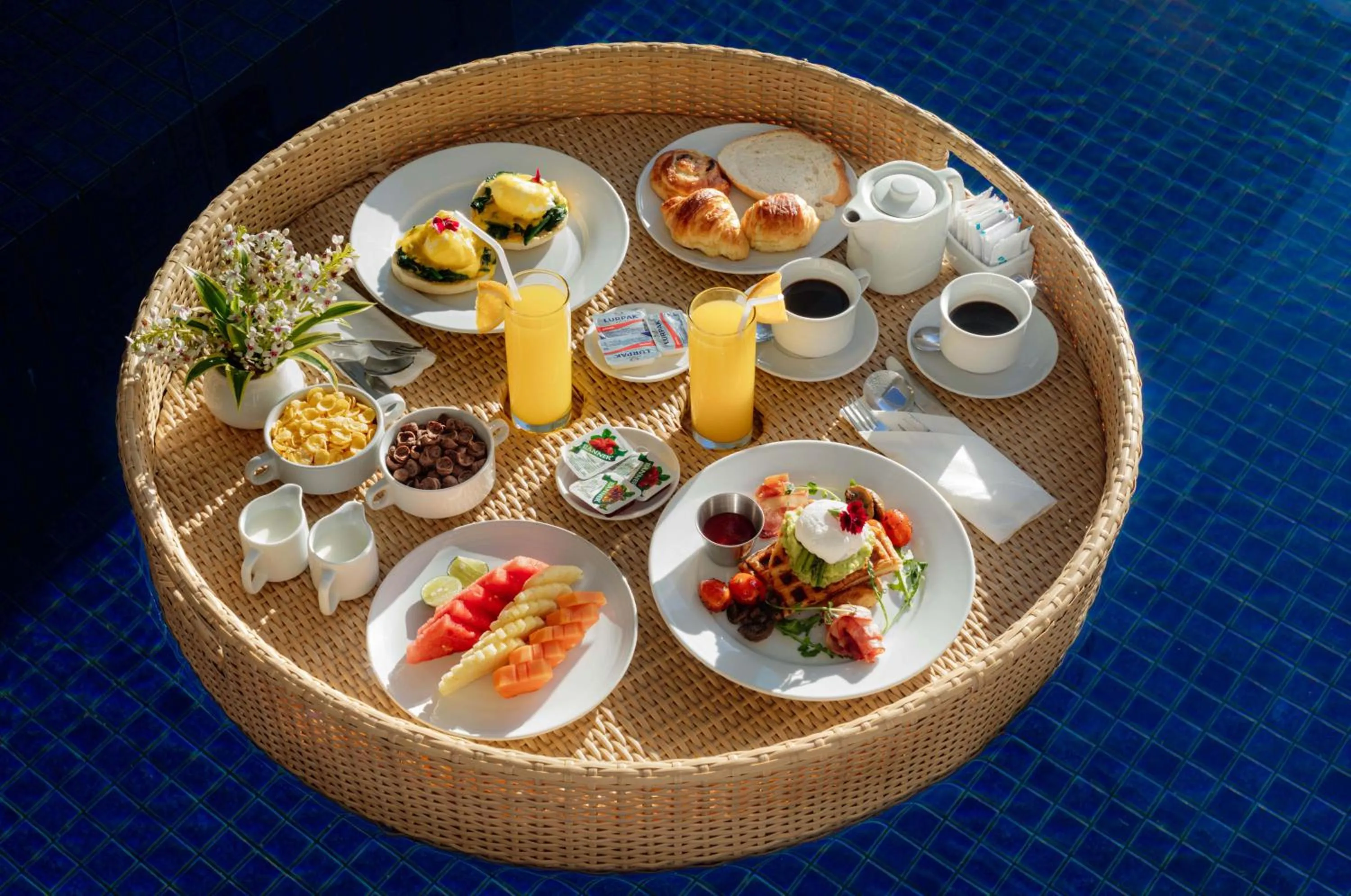 Food and drinks in The Sterling Villas