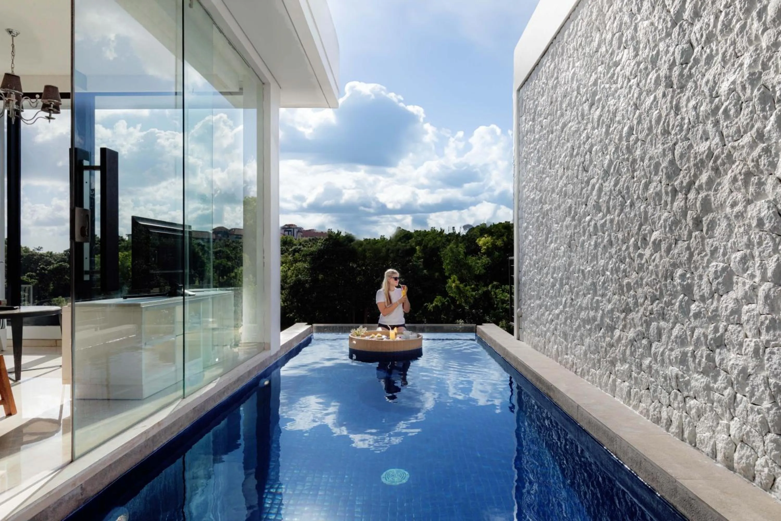 Guests in The Sterling Villas