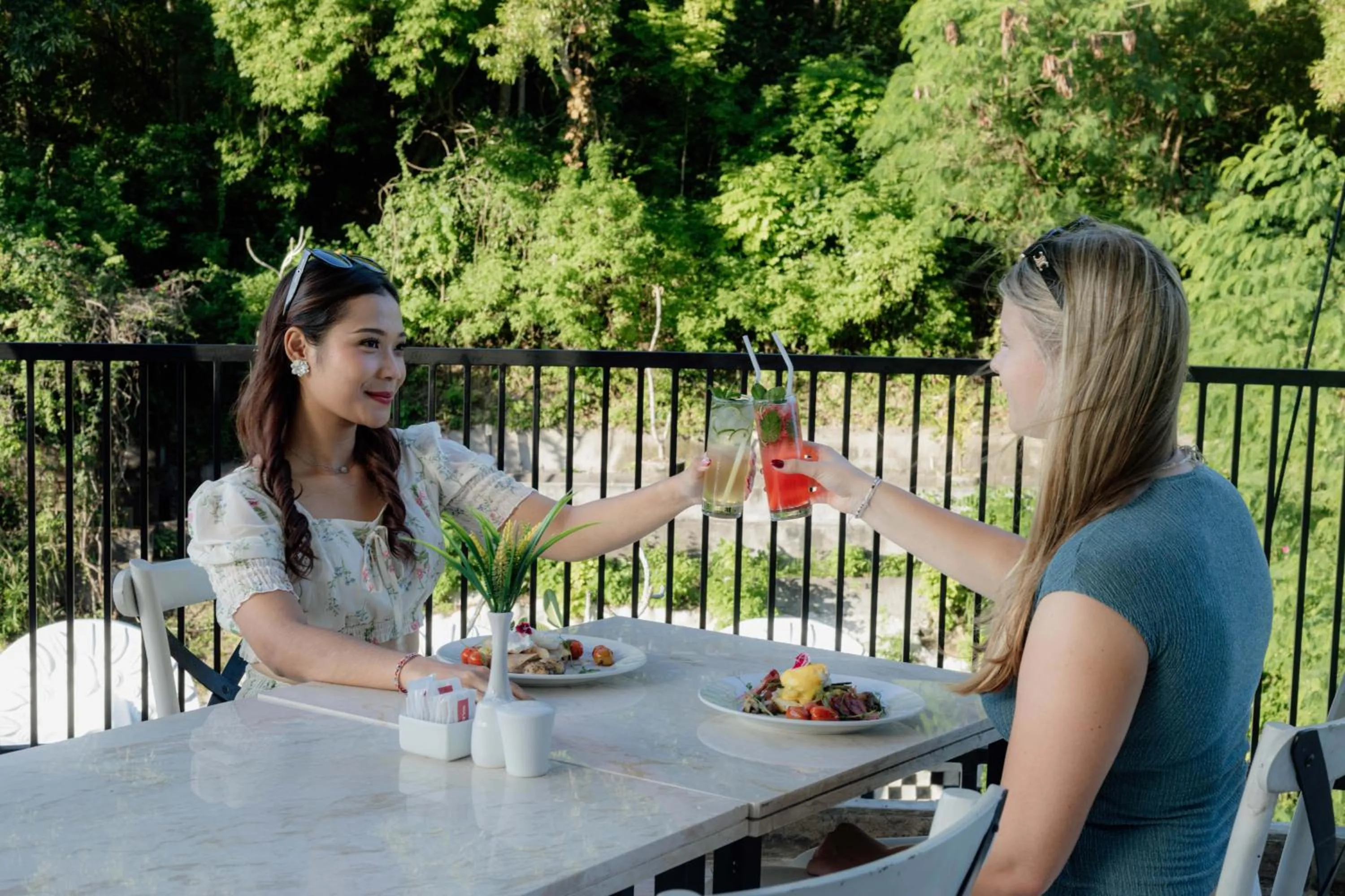 Restaurant/places to eat in The Sterling Villas