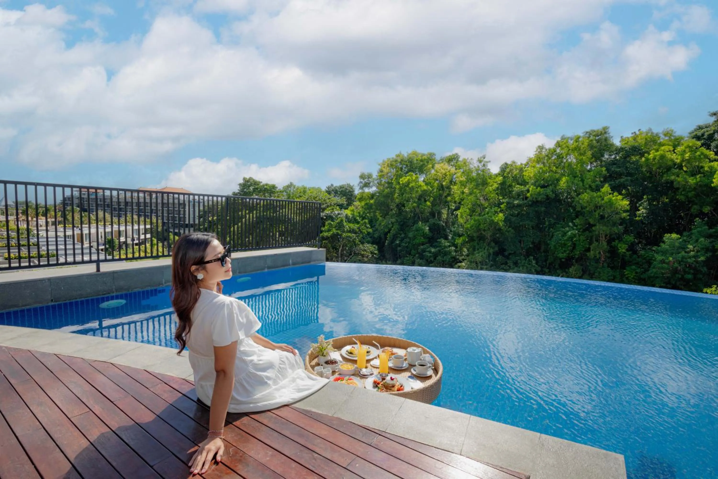 Guests in The Sterling Villas