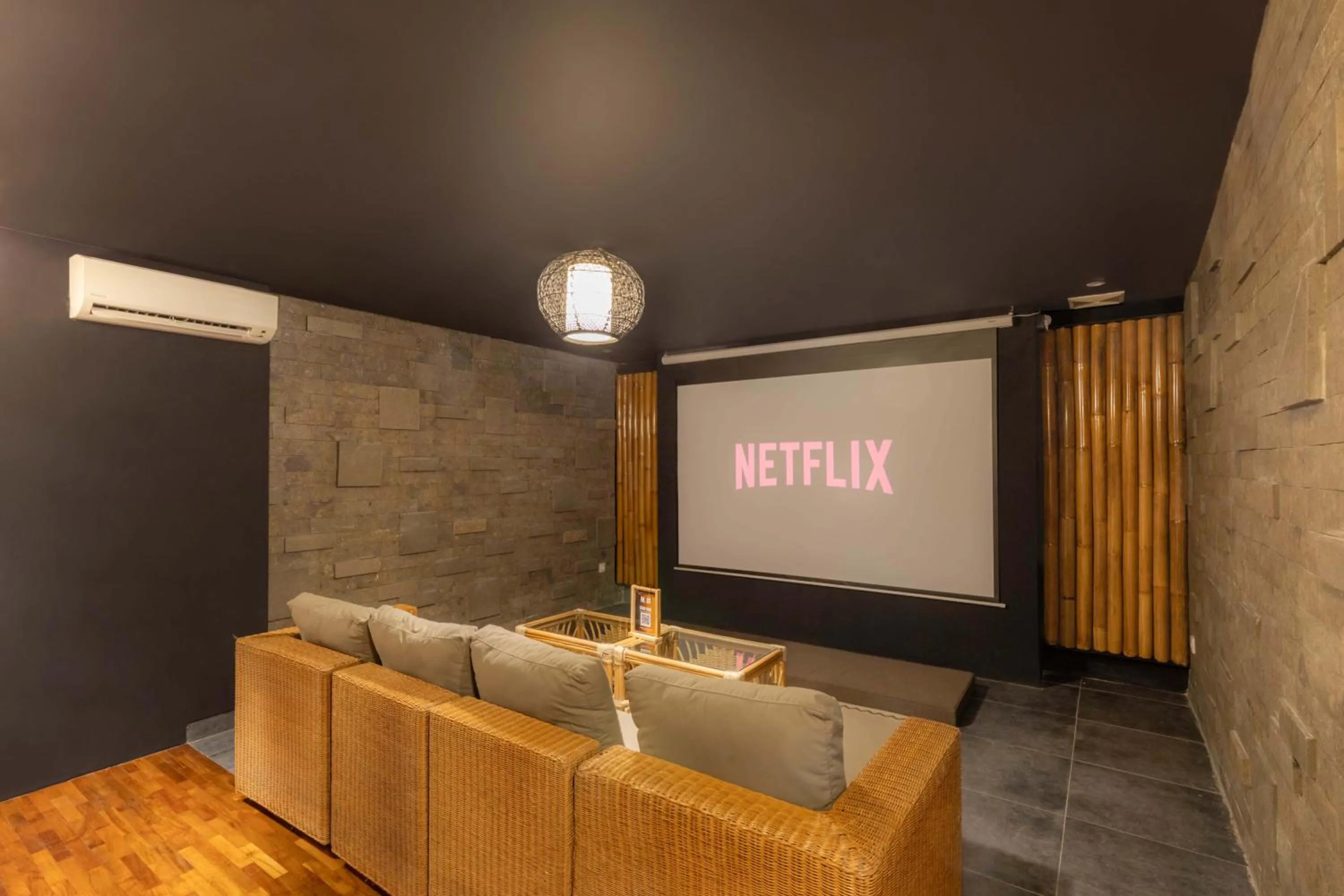 Communal lounge/ TV room in The Sterling Villas