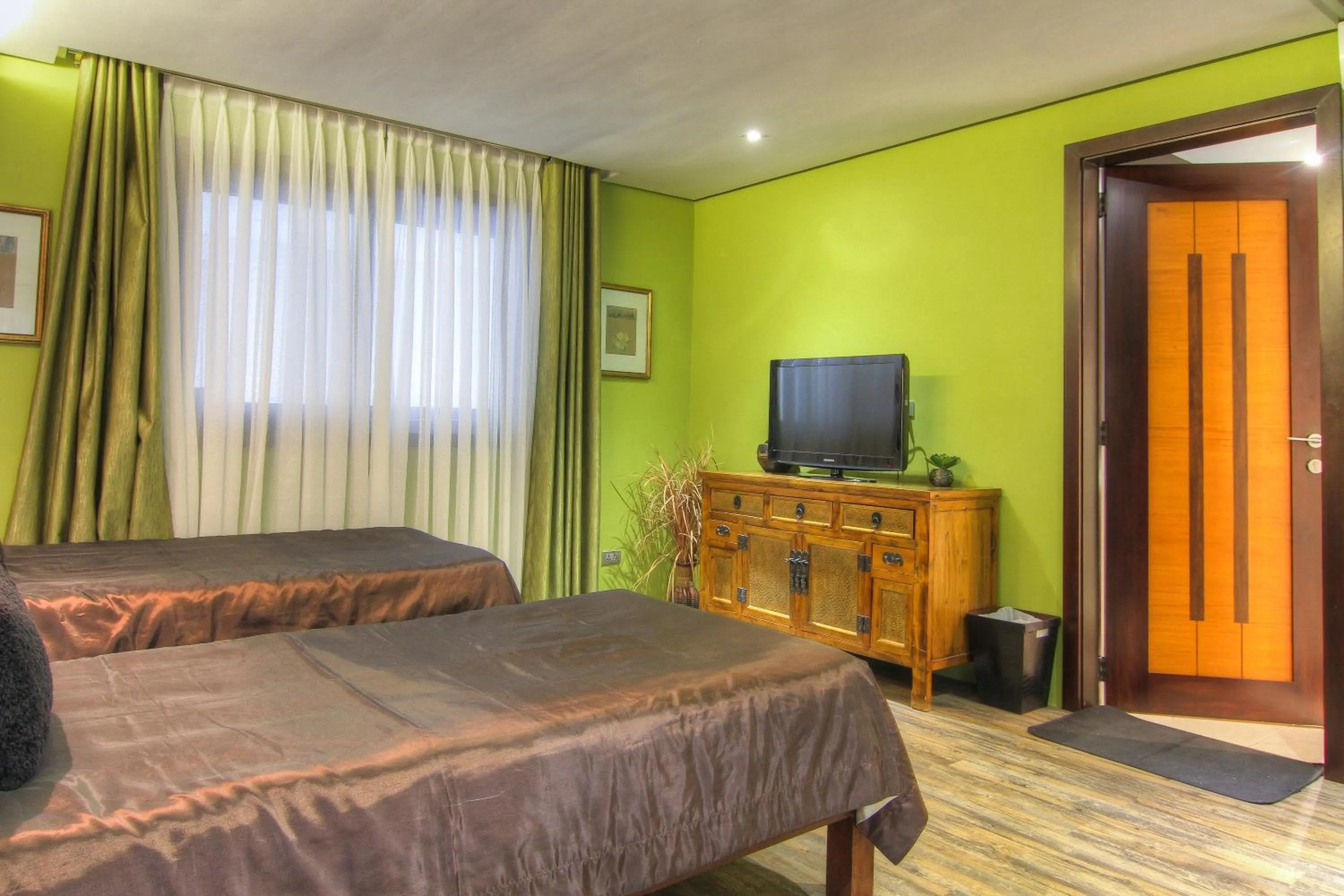 Photo of the whole room, Bed in Boracay Beach Houses