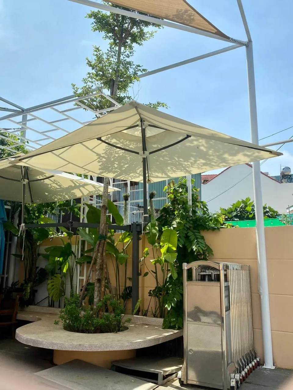 Property building in IN URBAN