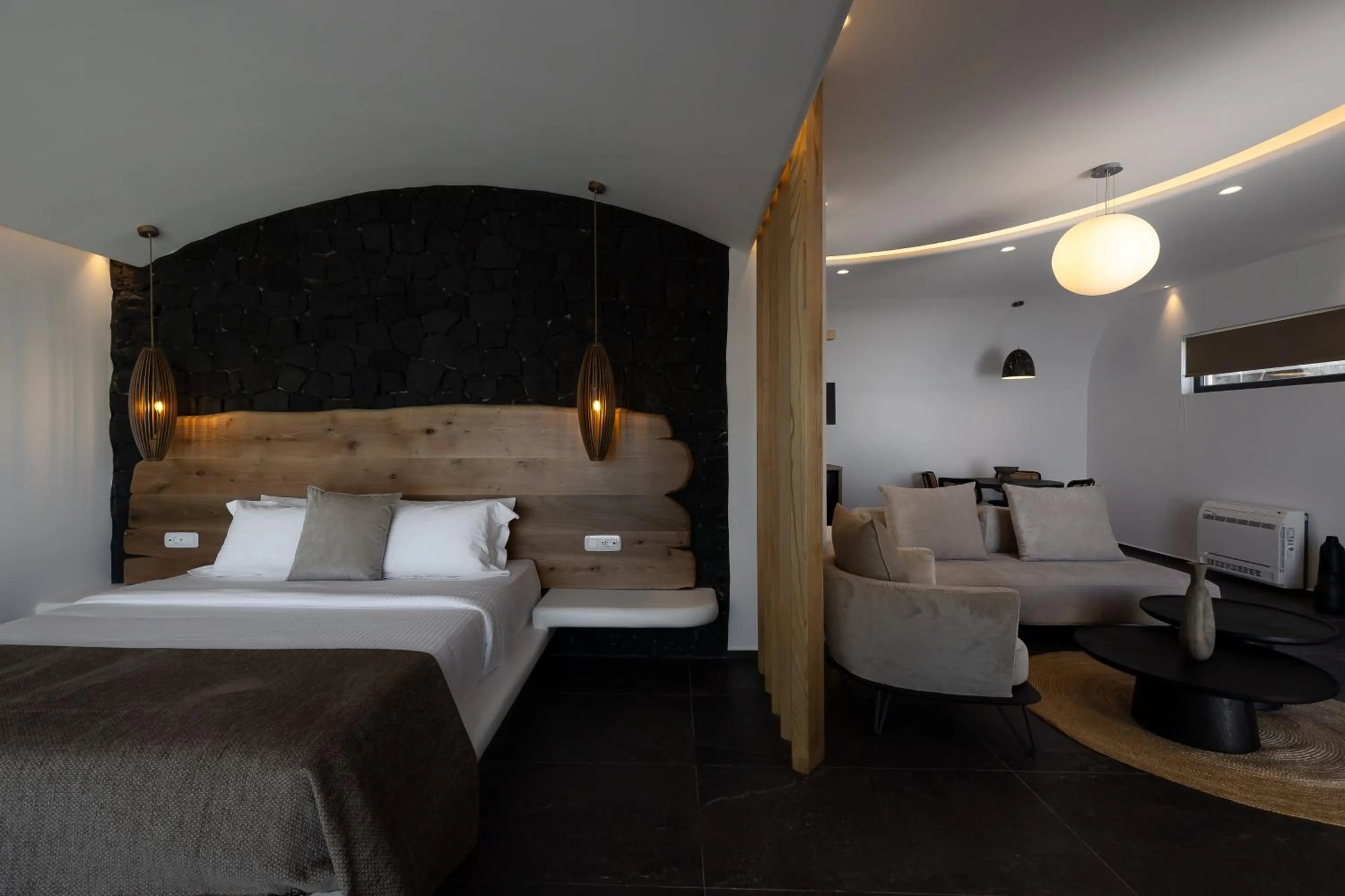 Bed in Secret Path Luxury Villas