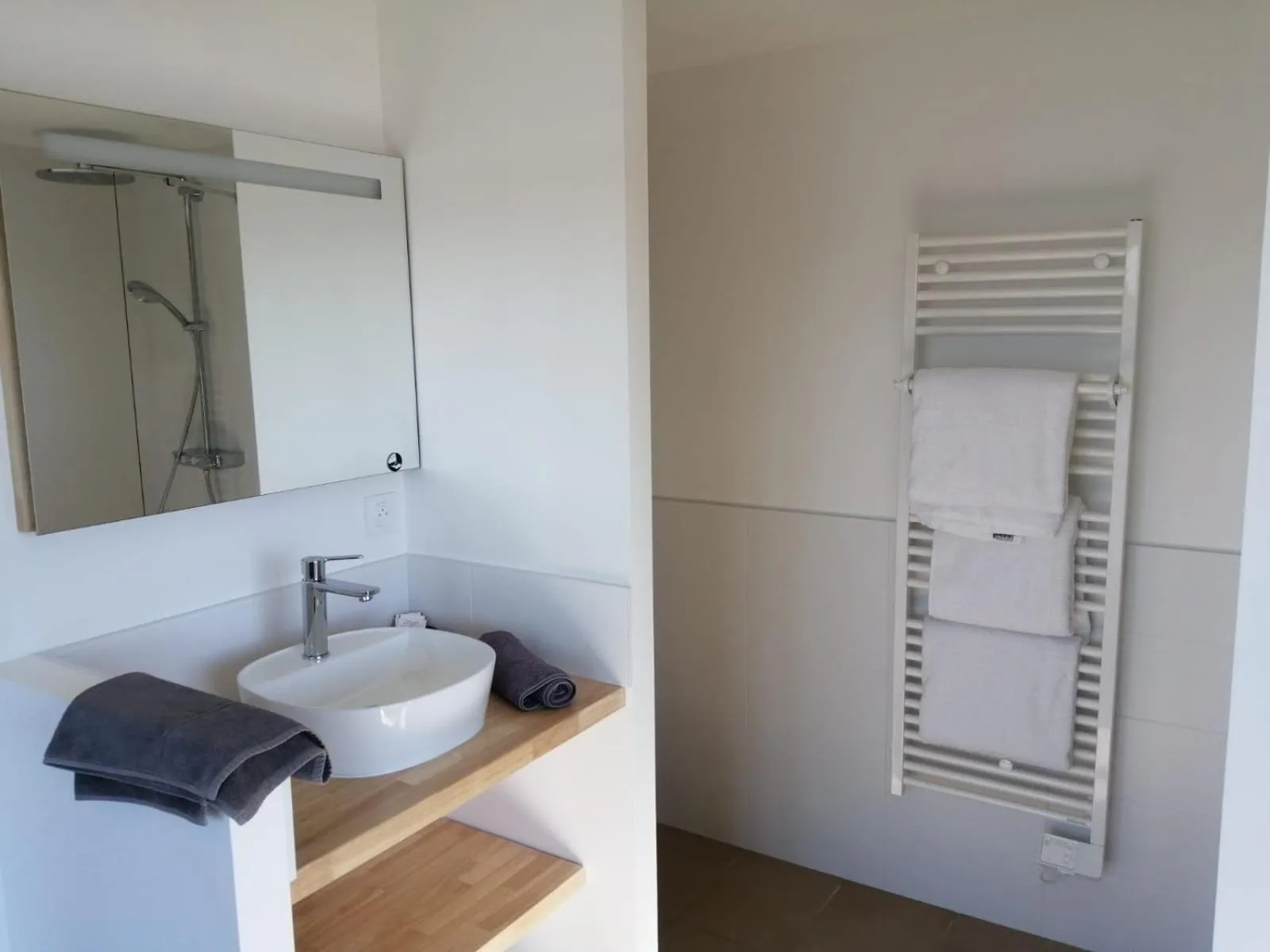 Bathroom in Le Petit Pêcheur