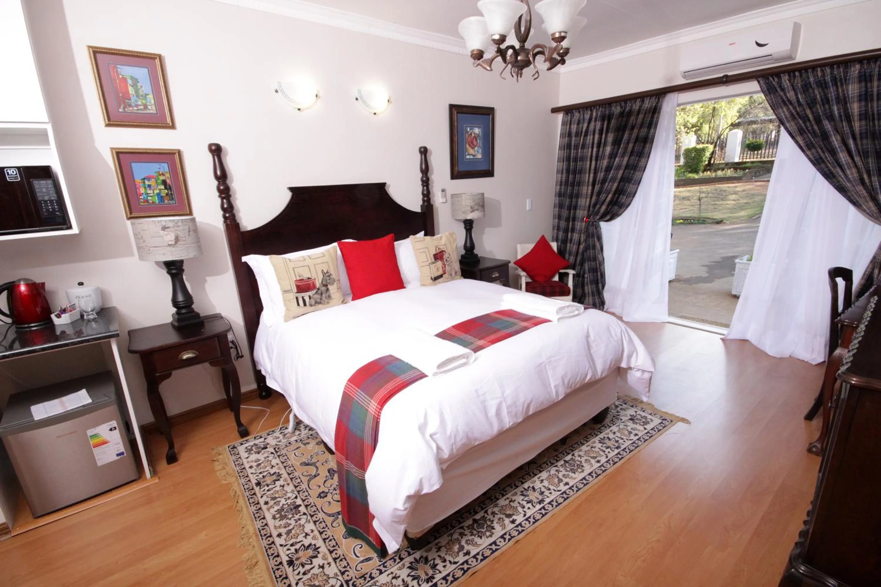 Photo of the whole room in Aberdeen House