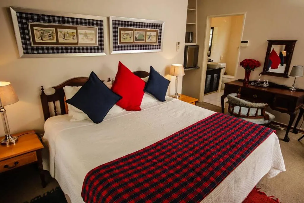 Photo of the whole room, Bed in Aberdeen House