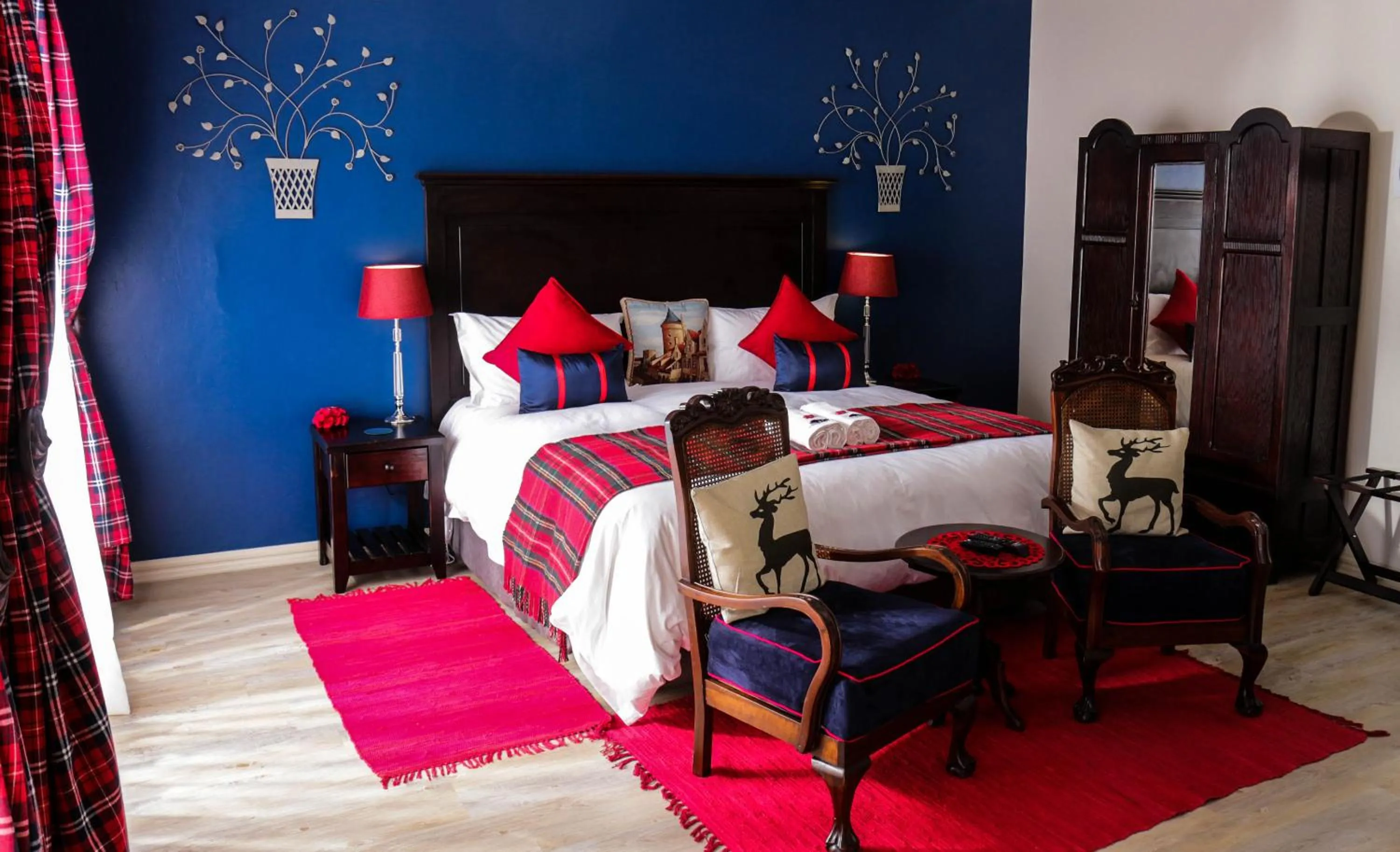 Photo of the whole room, Bed in Aberdeen House