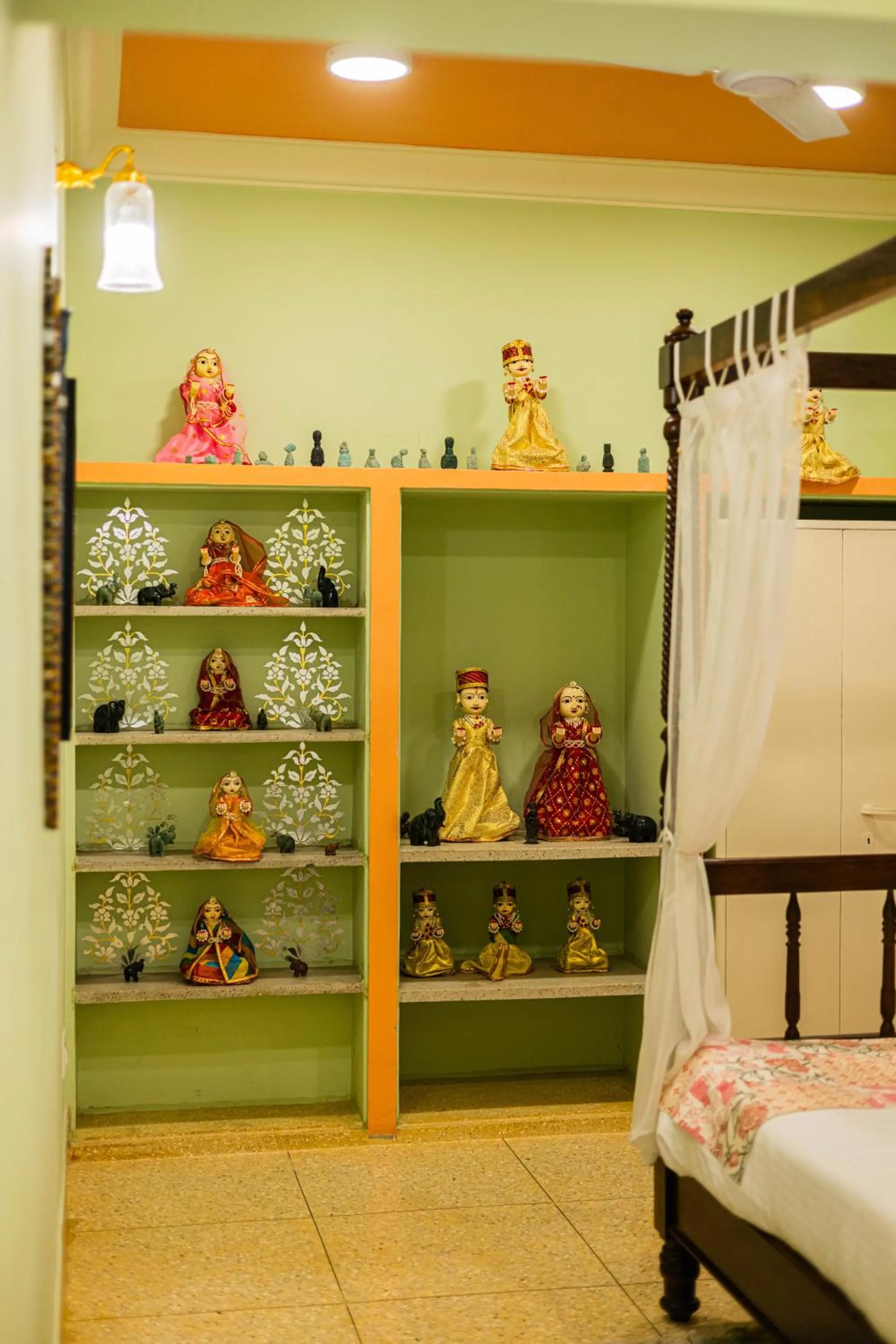 Decorative detail, Bed in Sheel Mahal- Near Hawa Mahal