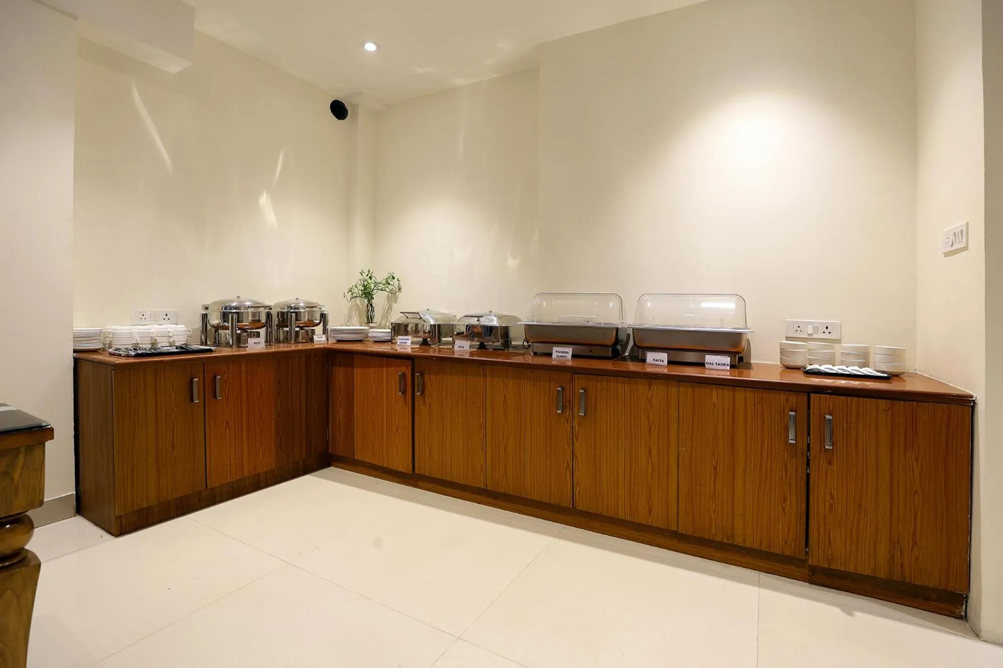 Coffee/tea facilities in Denver Paragon Suites Delhi Airport