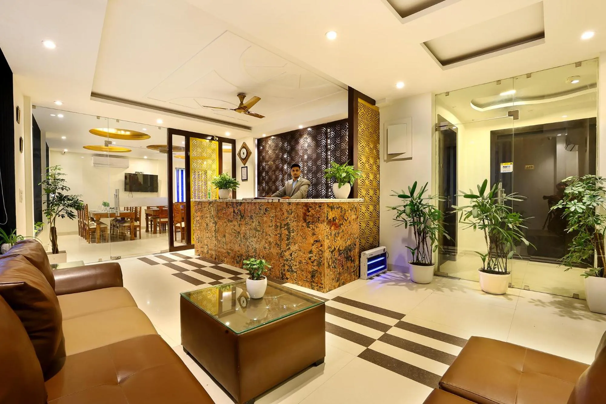 Lobby or reception in Denver Paragon Suites Delhi Airport